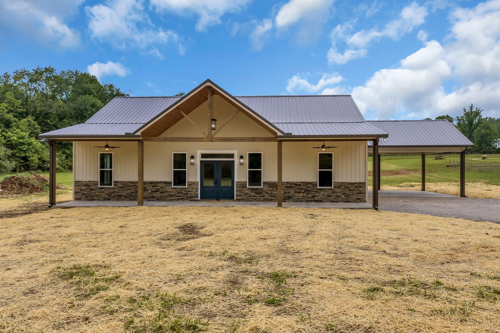 682 E Piney Road, E Dickson TN 37055