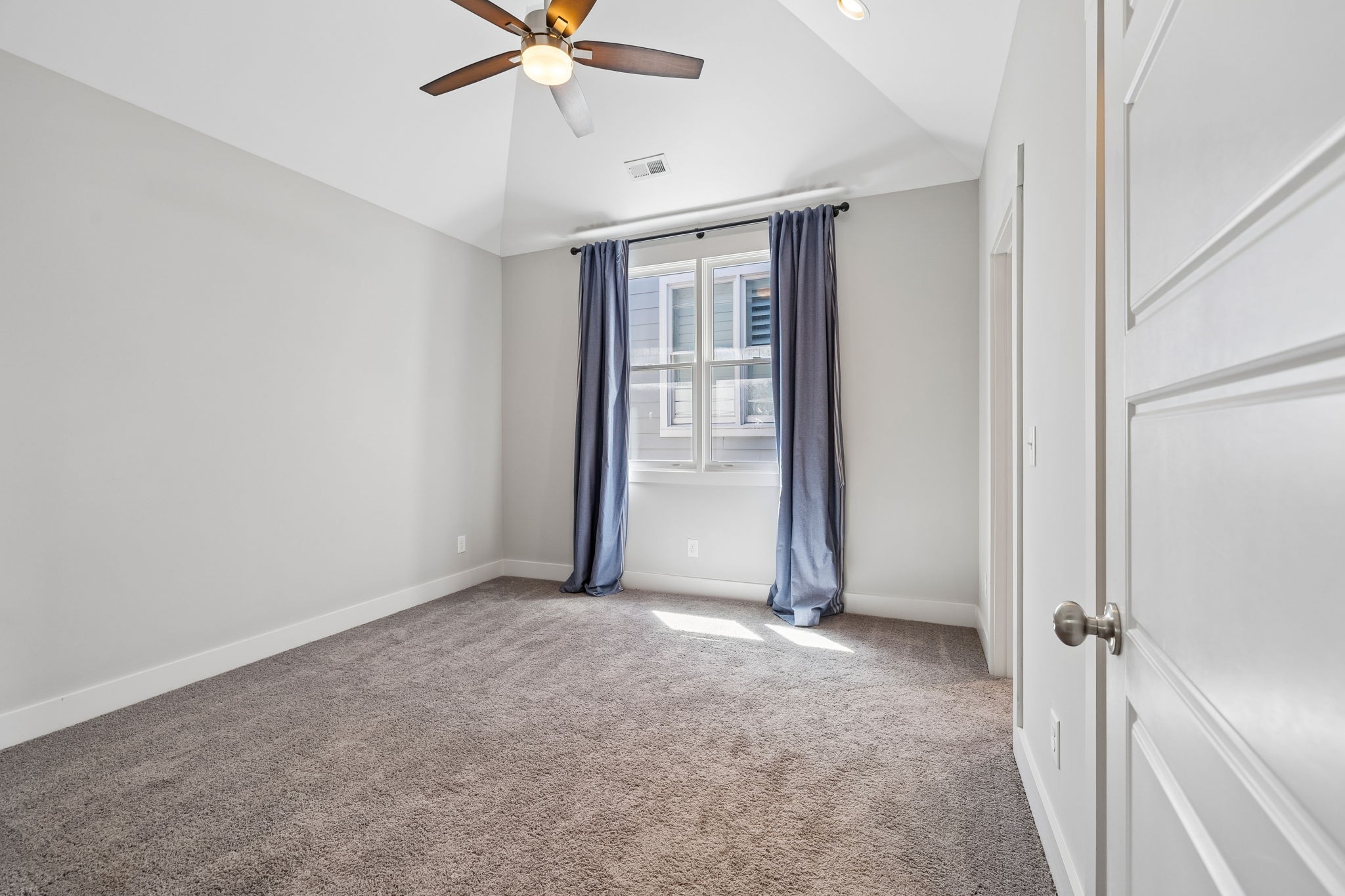 1605A Stokes Lane Nashville TN 37215