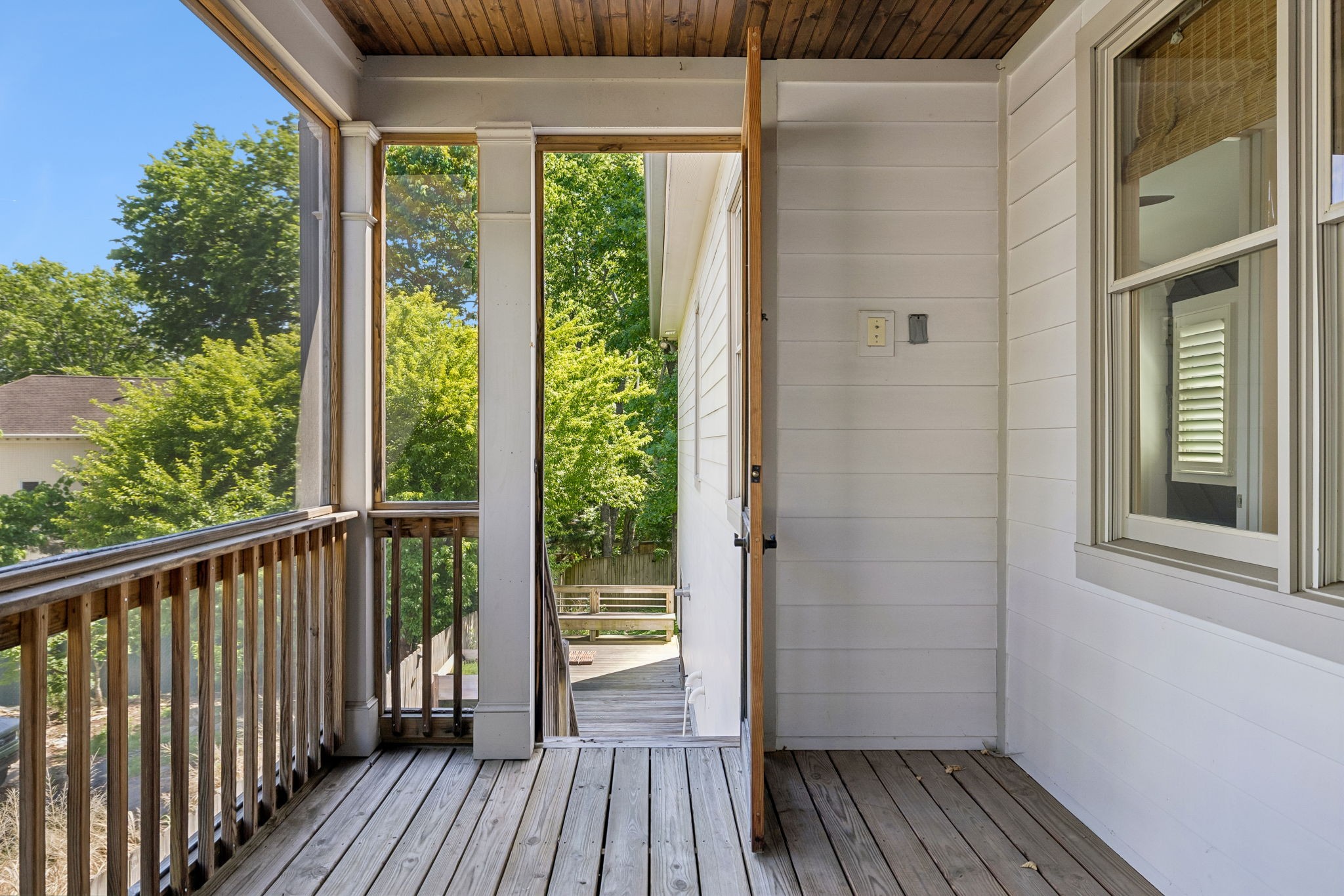 1605A Stokes Lane Nashville TN 37215