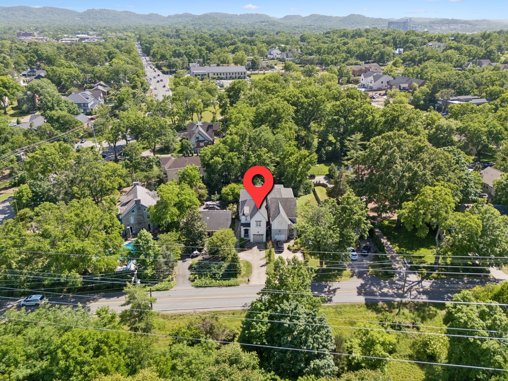 1605A Stokes Lane Nashville TN 37215