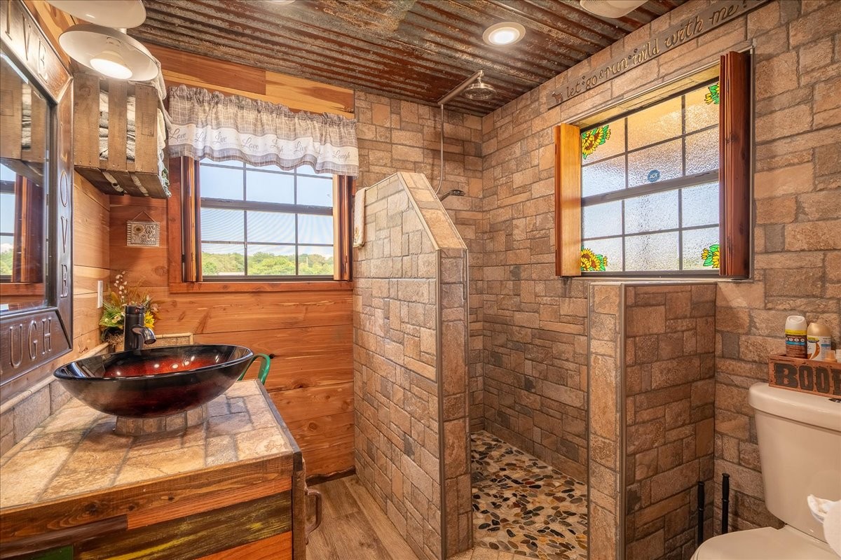 194 Creekside Lane Westpoint TN 38486