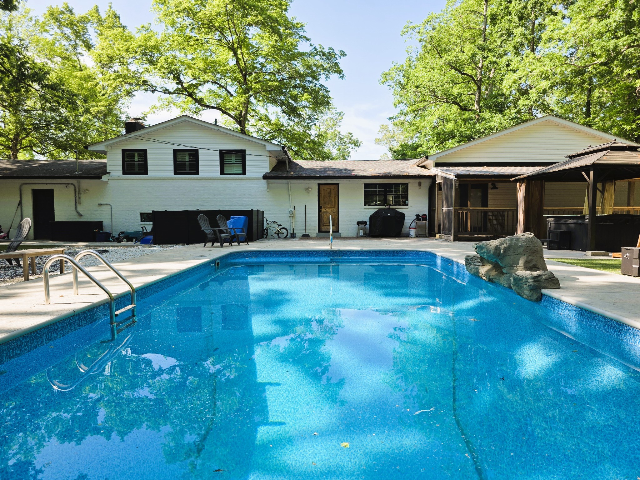 1975 Kelly Road Holladay TN 38341