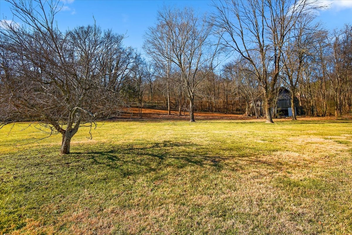 1077 Slaters Creek Road Goodlettsville TN 37072