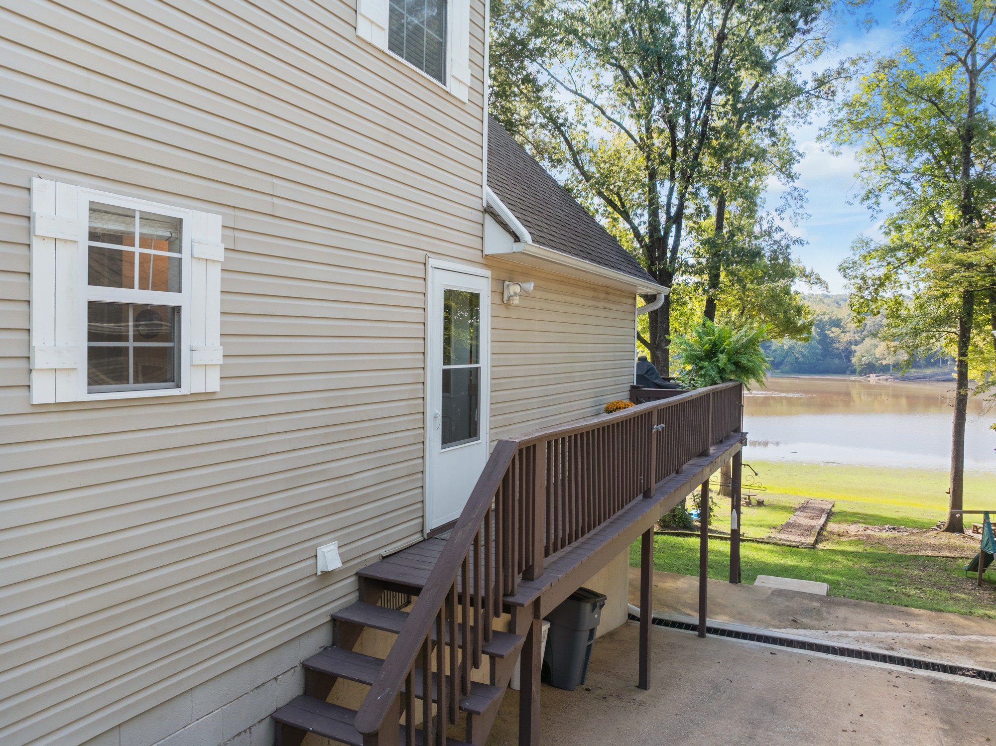 183 Featherfoot Pkwy Loop Parsons TN 38363