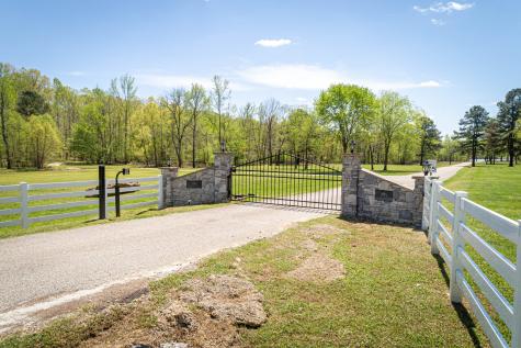 183 Featherfoot Pkwy Loop Parsons TN 38363