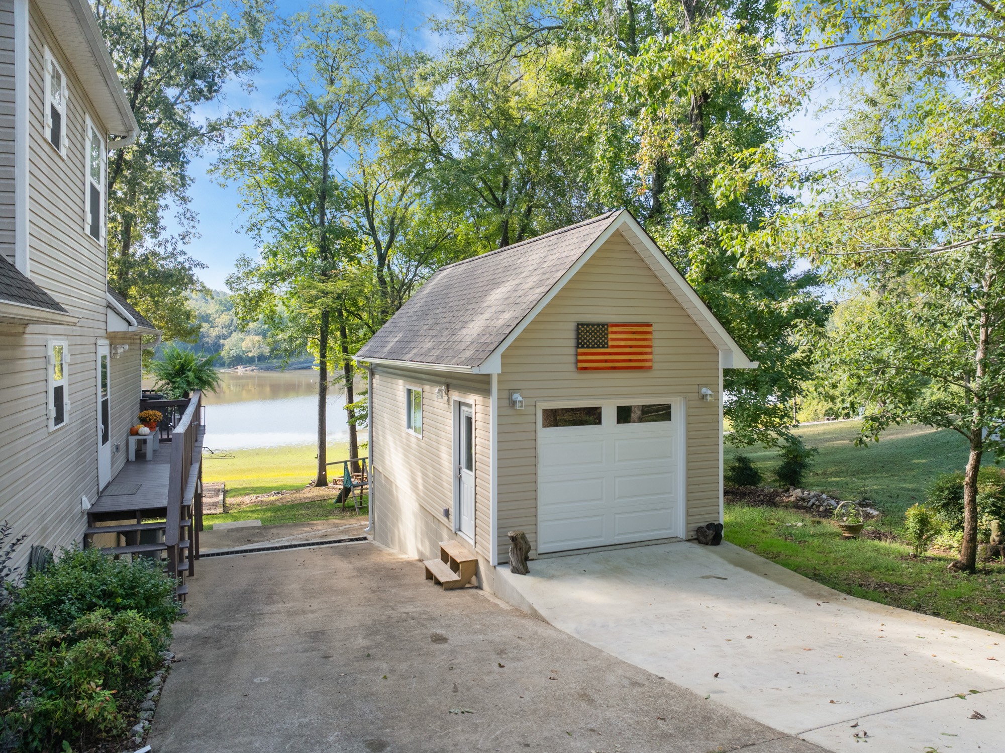 183 Featherfoot Pkwy Loop Parsons TN 38363