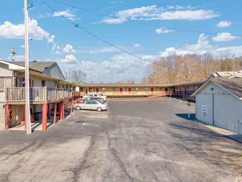 1201 Livingston Highway Byrdstown TN 38549
