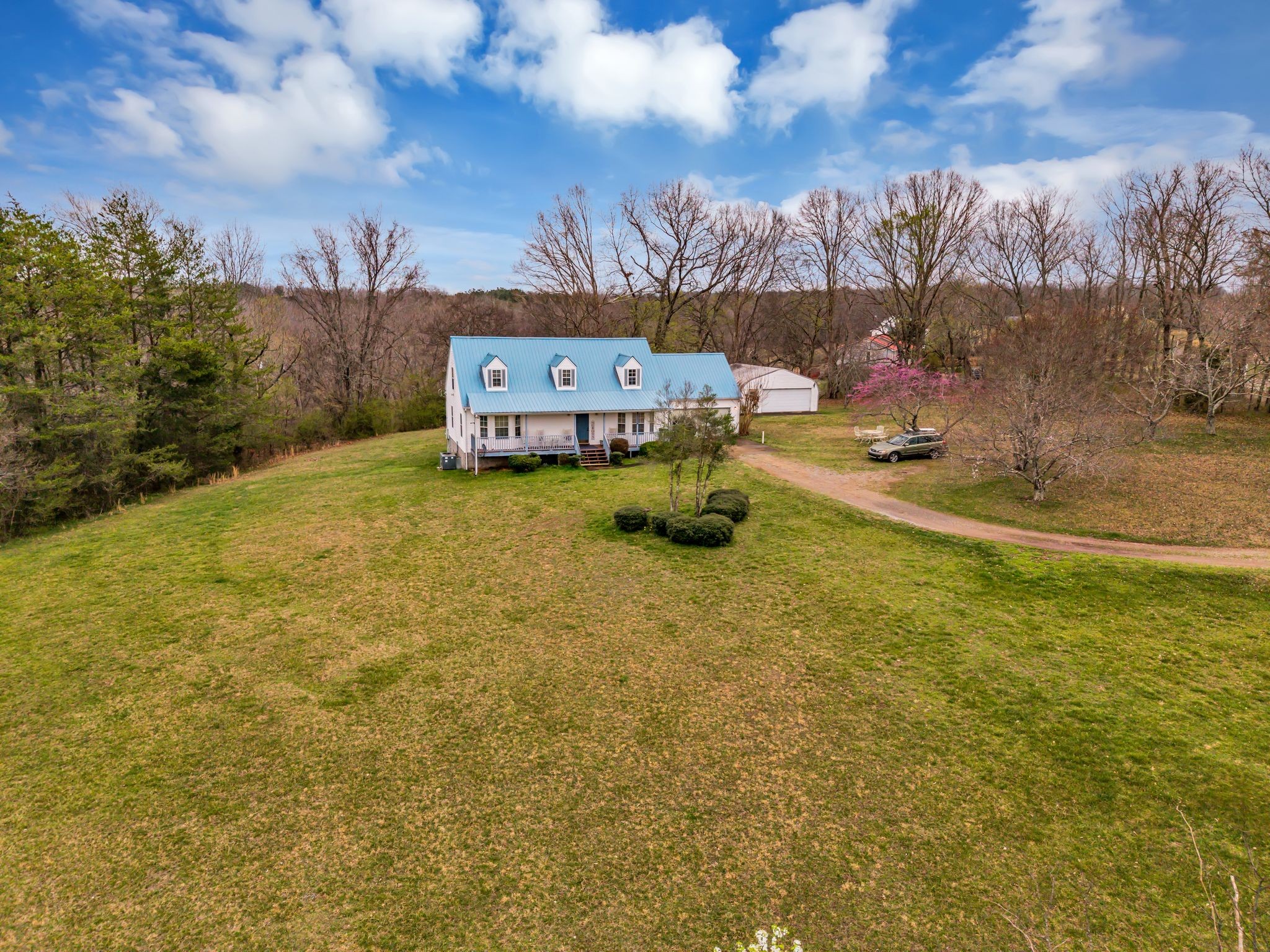 688 Richardson Cemetery Road White Bluff TN 37187