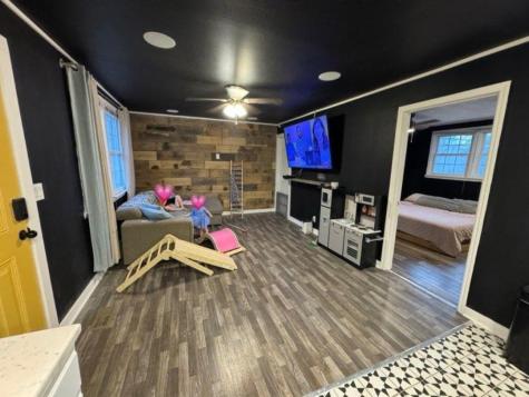 10152 W Oak Drive Bon Aqua TN 37025