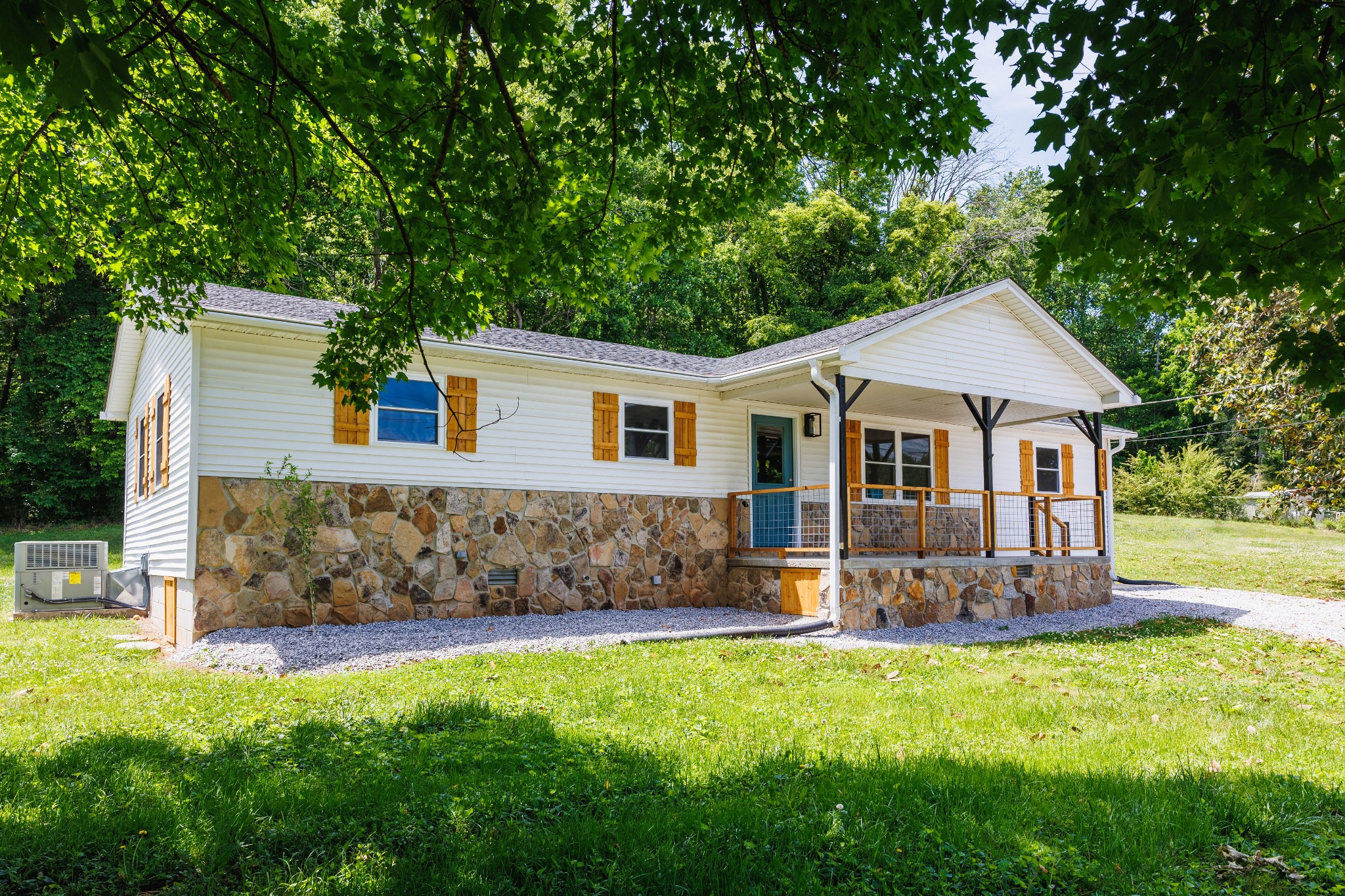 4543 S Creek Road Cookeville TN 38506