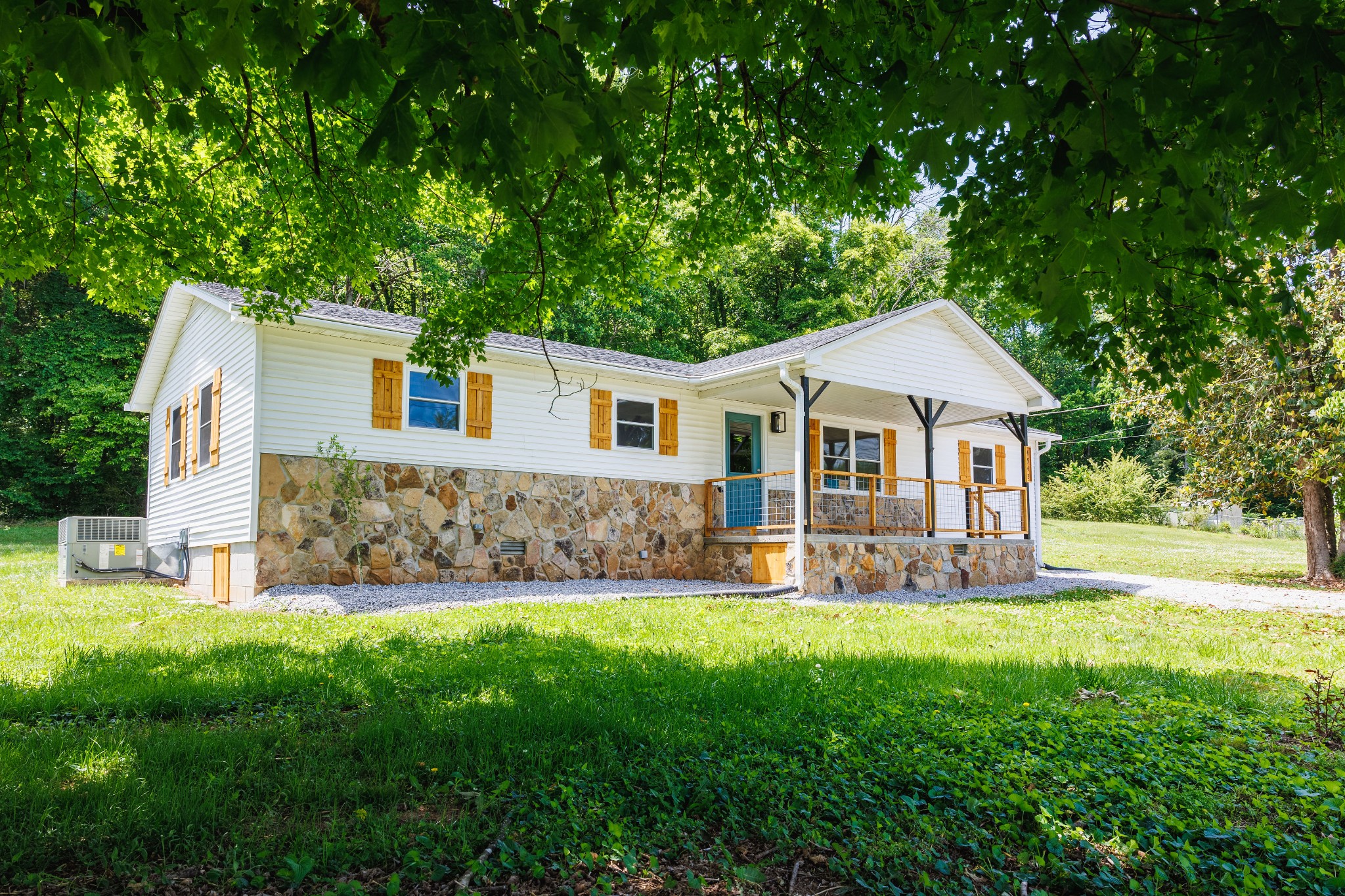 4543 S Creek Road Cookeville TN 38506