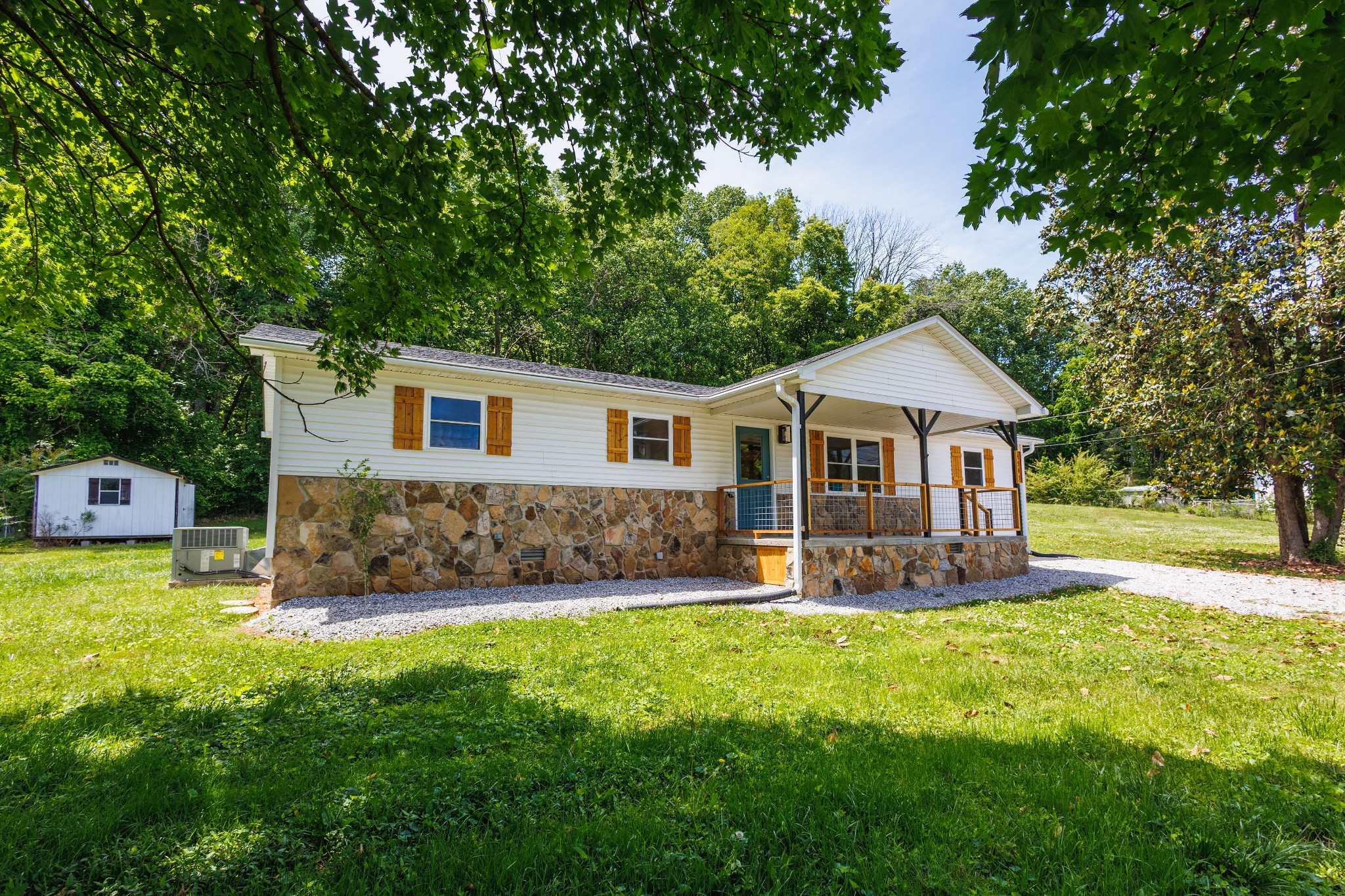 4543 S Creek Road Cookeville TN 38506