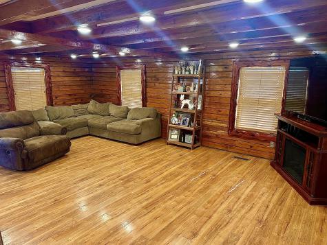 94 Oxford Road Holladay TN 38341