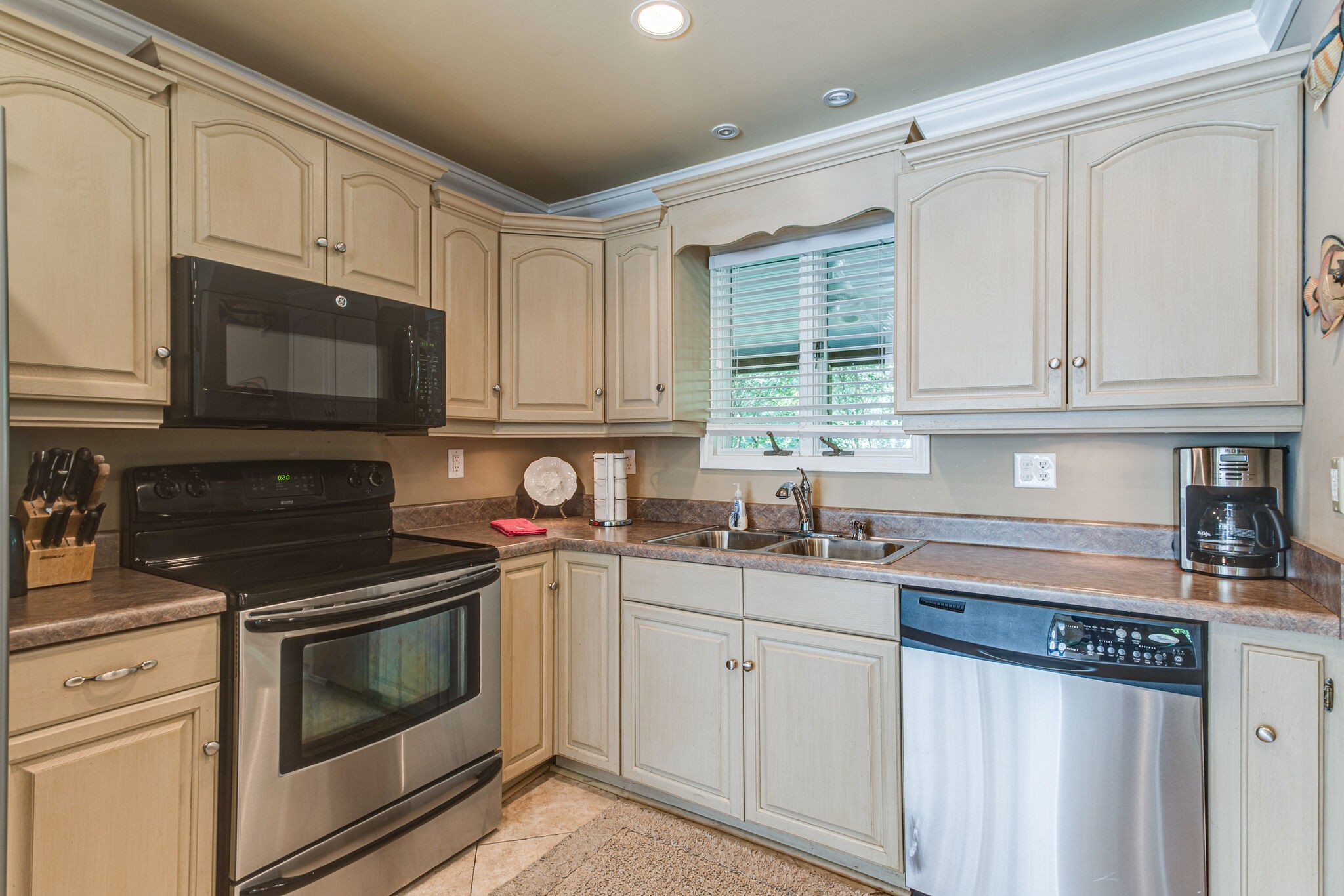 80 Huntington Dr, N Winchester TN 37398