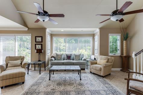 80 Huntington Dr, N Winchester TN 37398