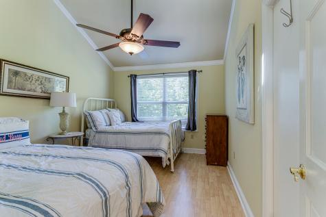 80 Huntington Dr, N Winchester TN 37398
