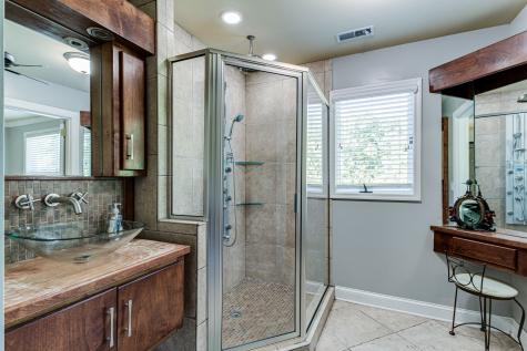 80 Huntington Dr, N Winchester TN 37398