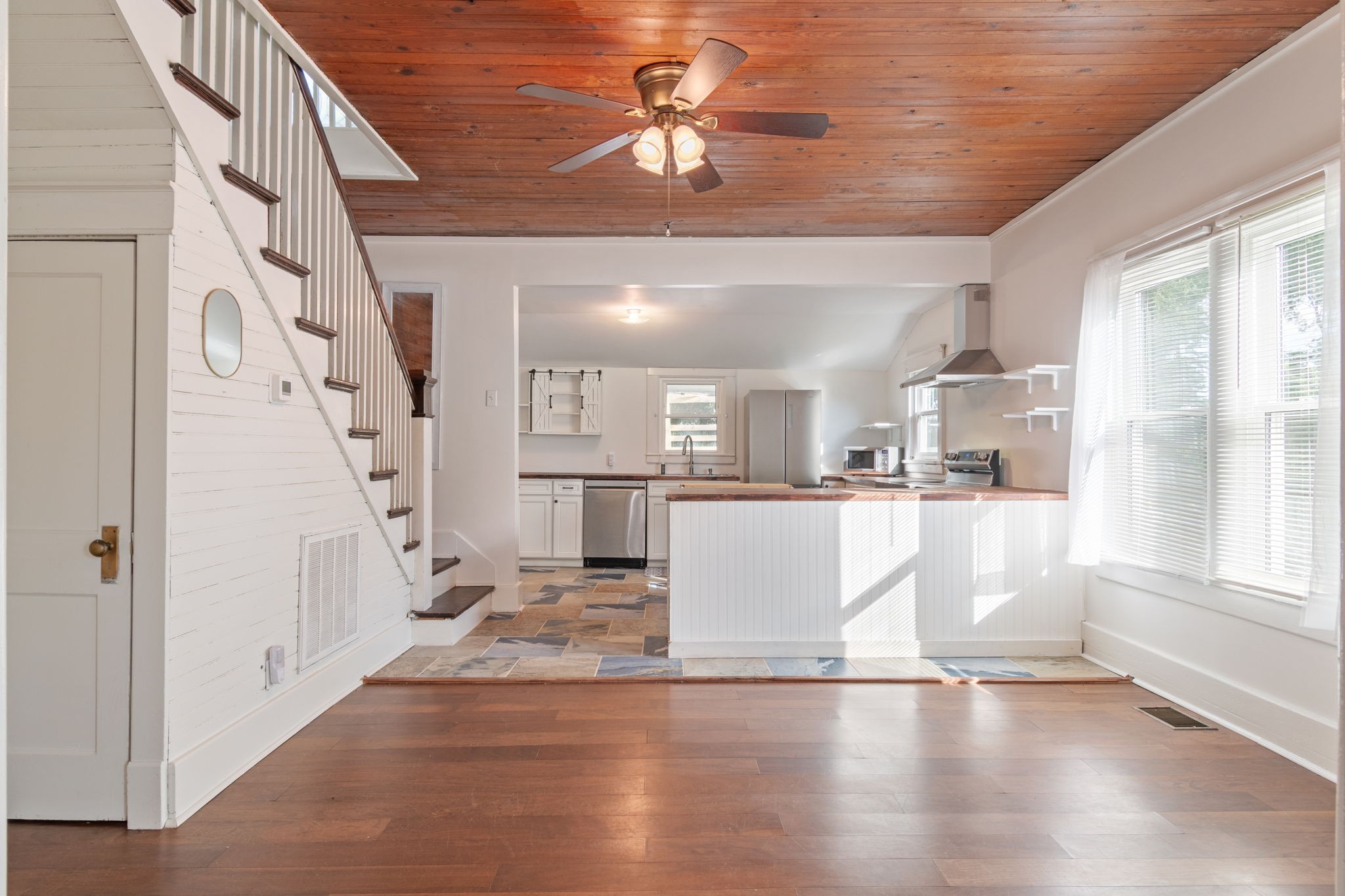 1812 Elizabeth Road Nashville TN 37218