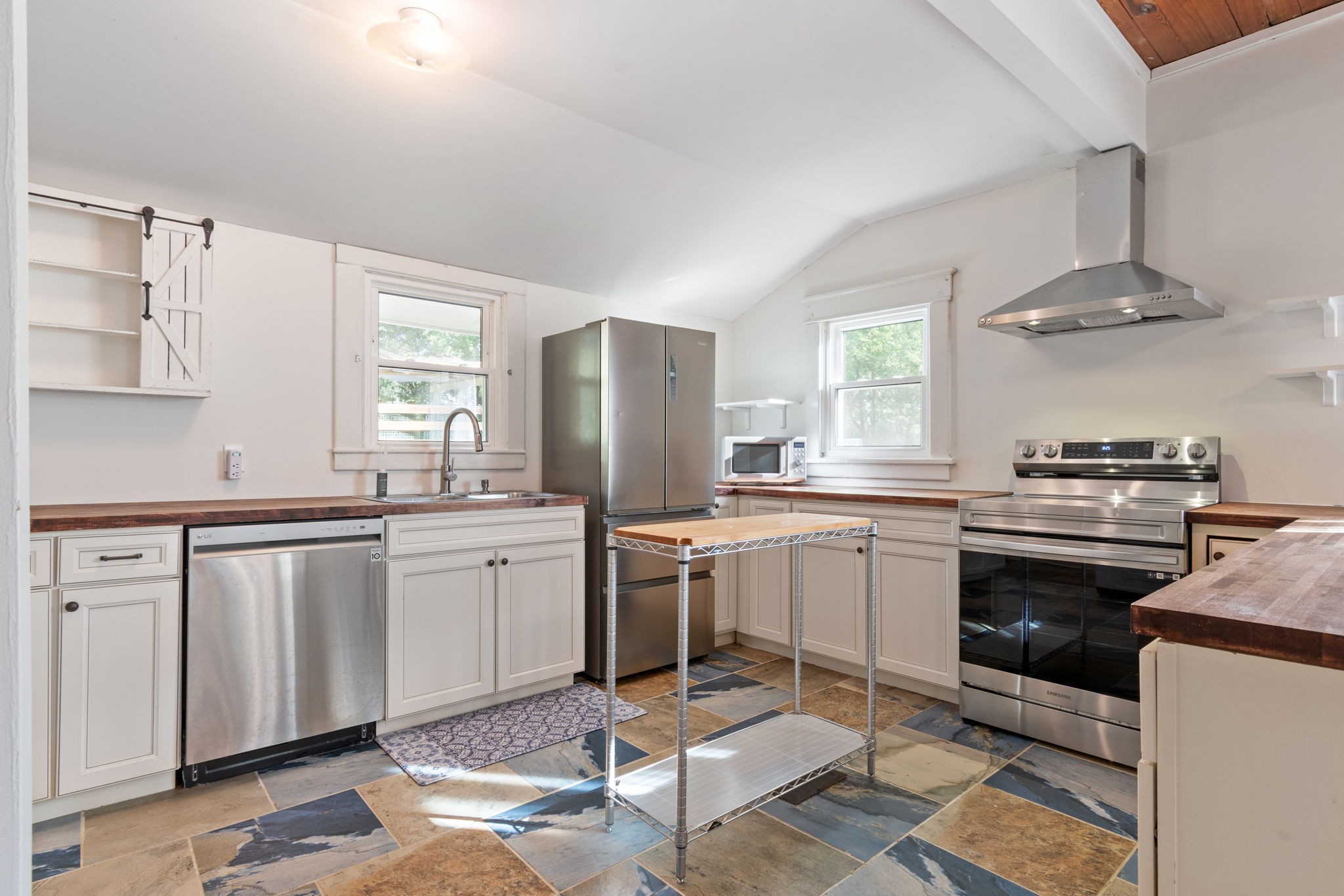 1812 Elizabeth Road Nashville TN 37218