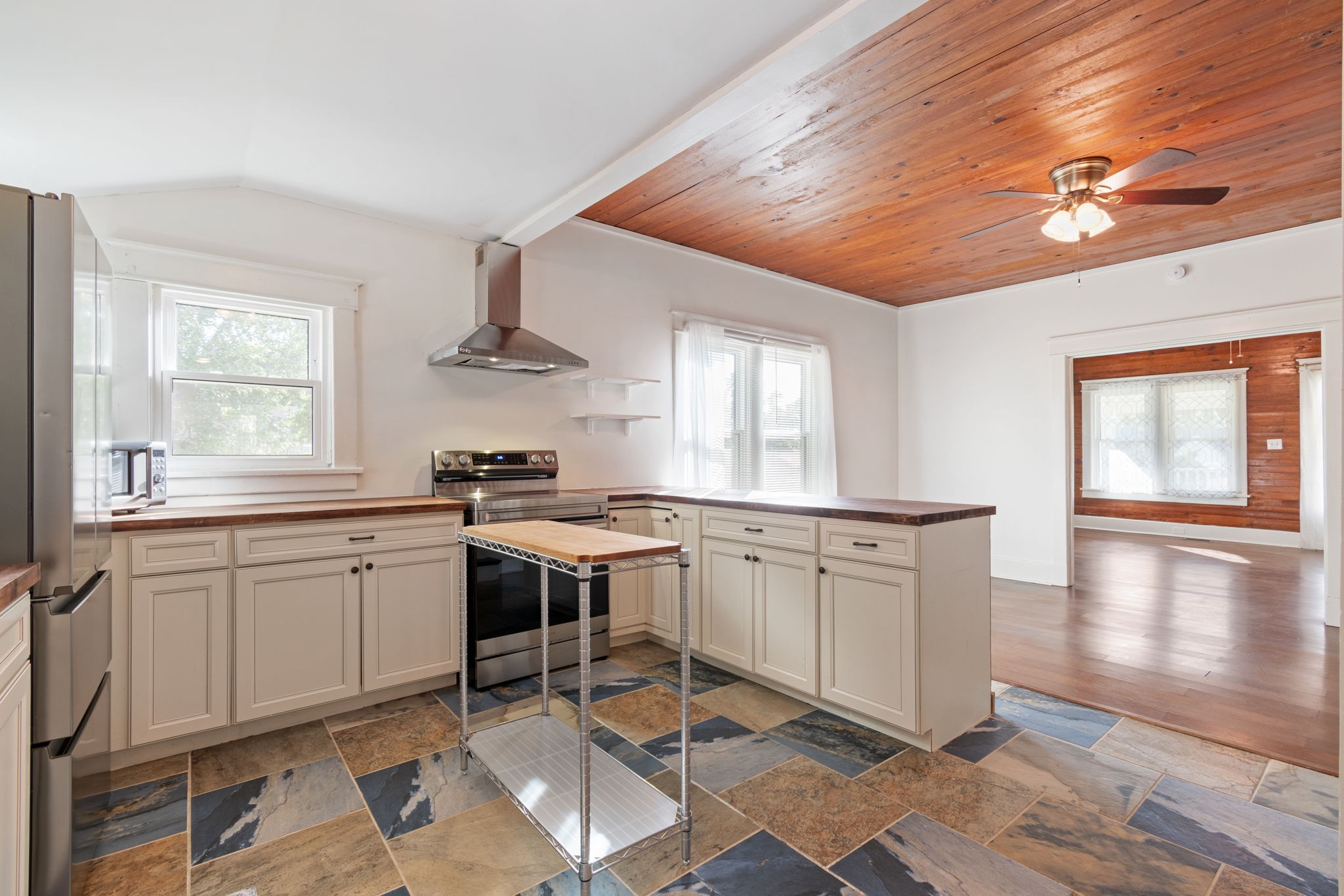 1812 Elizabeth Road Nashville TN 37218