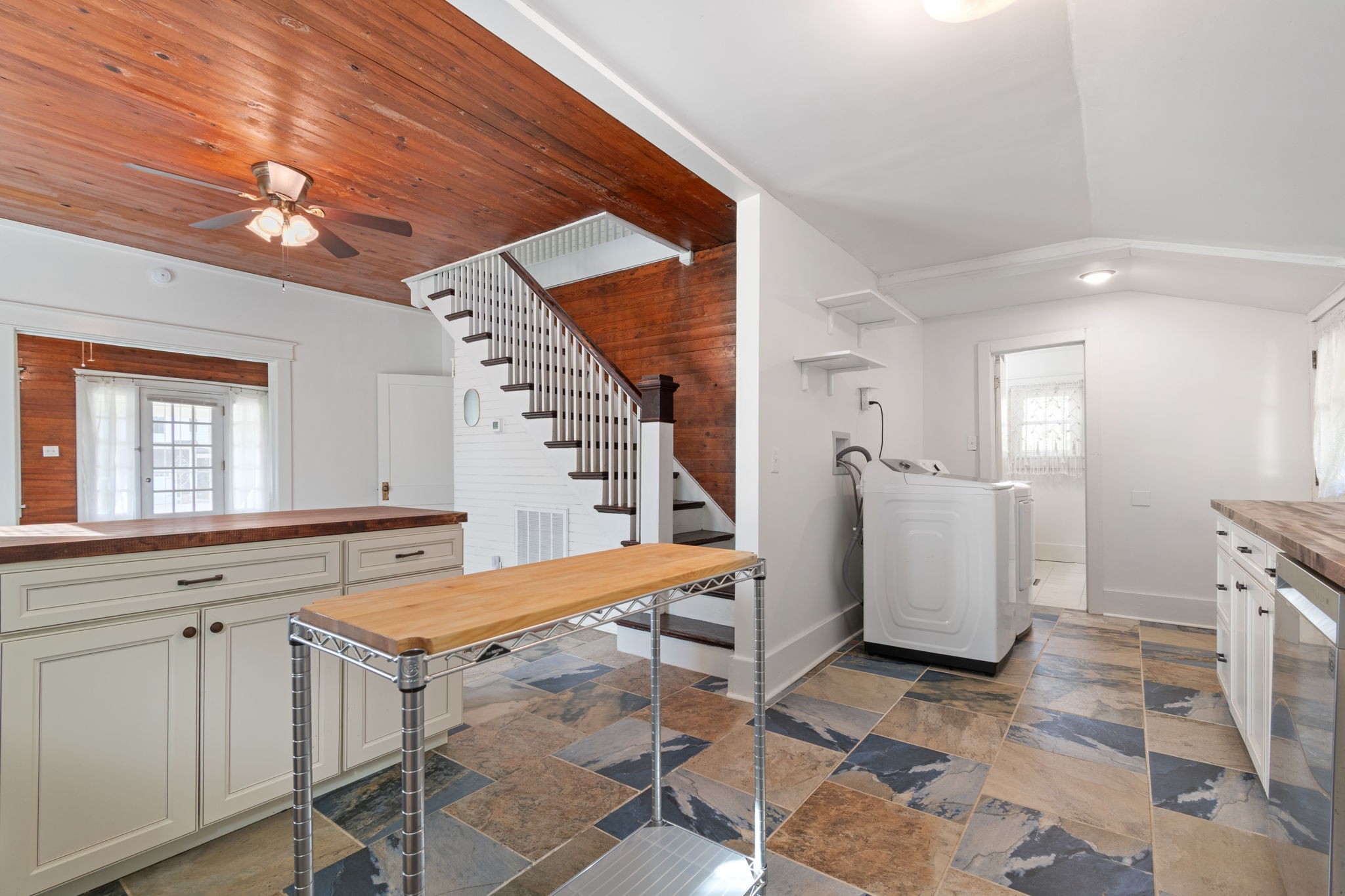 1812 Elizabeth Road Nashville TN 37218