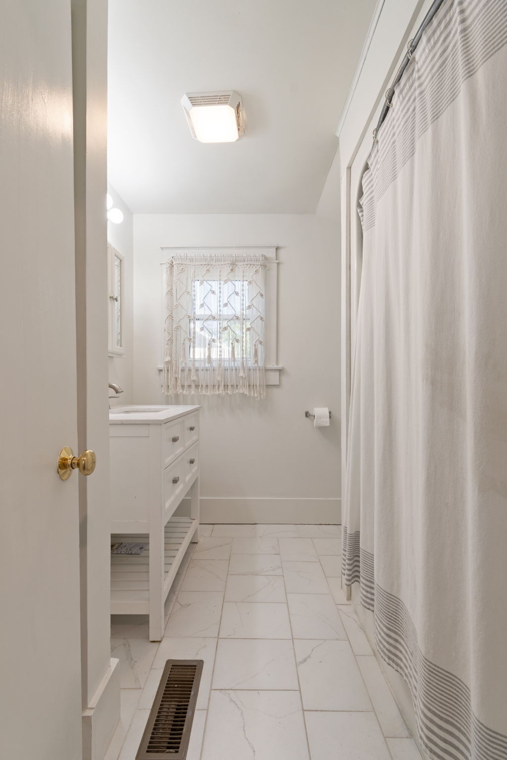 1812 Elizabeth Road Nashville TN 37218