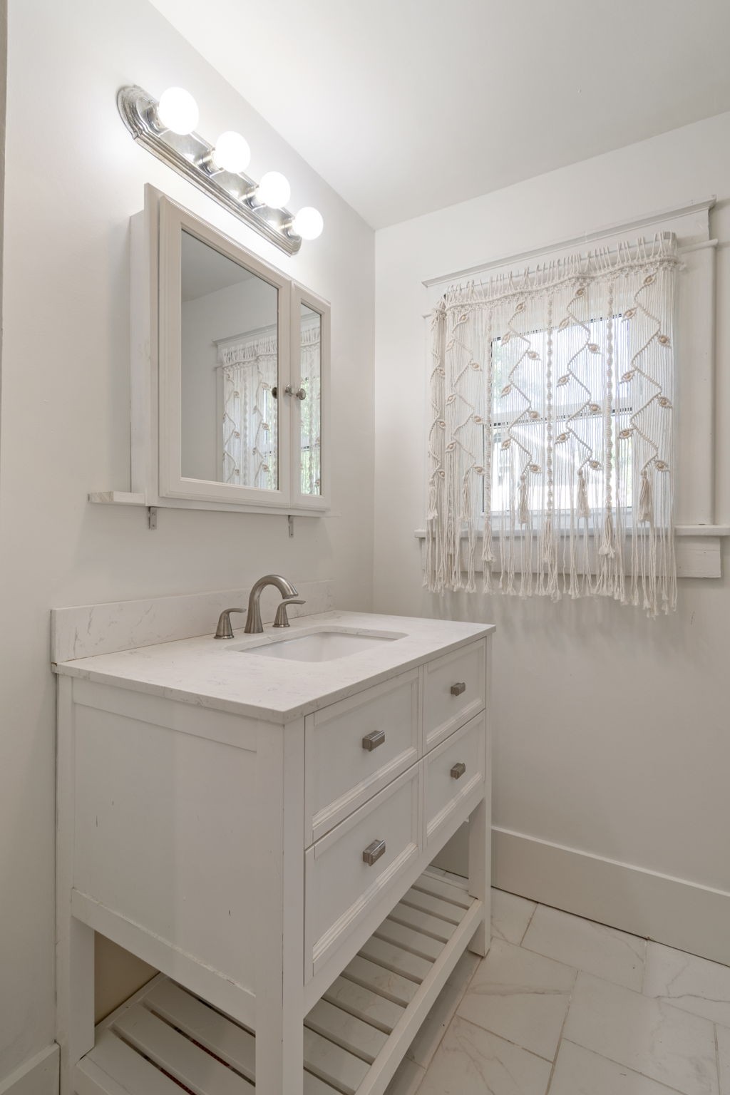 1812 Elizabeth Road Nashville TN 37218