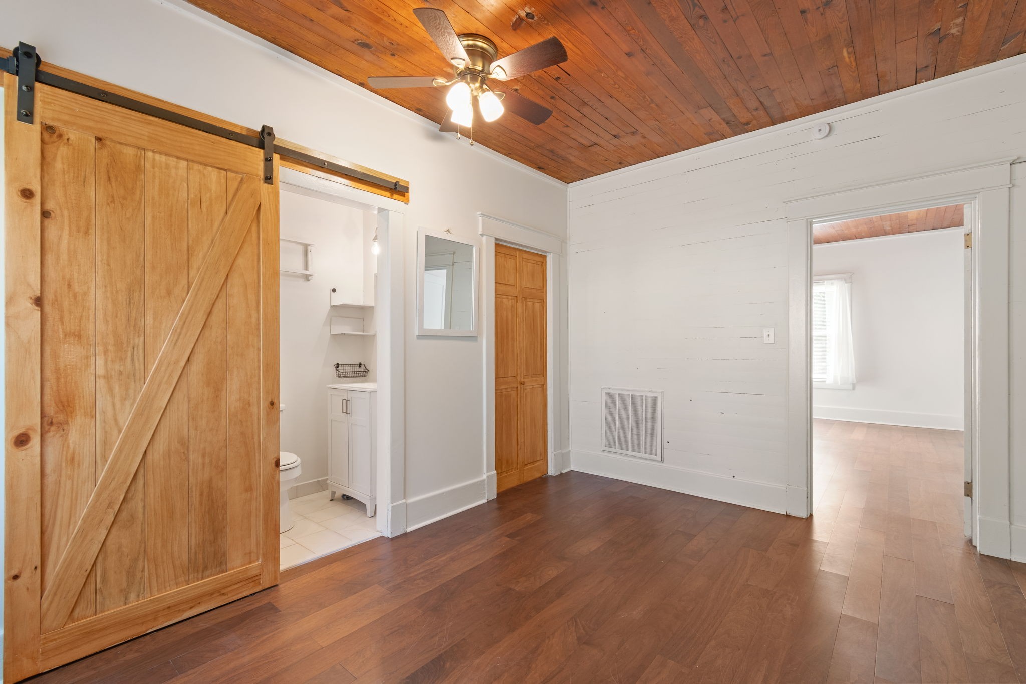 1812 Elizabeth Road Nashville TN 37218