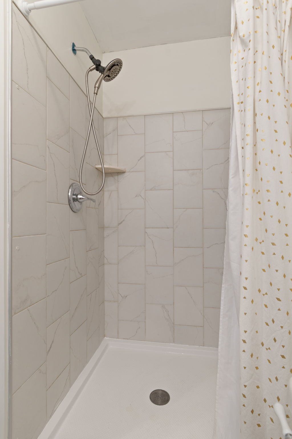 1812 Elizabeth Road Nashville TN 37218