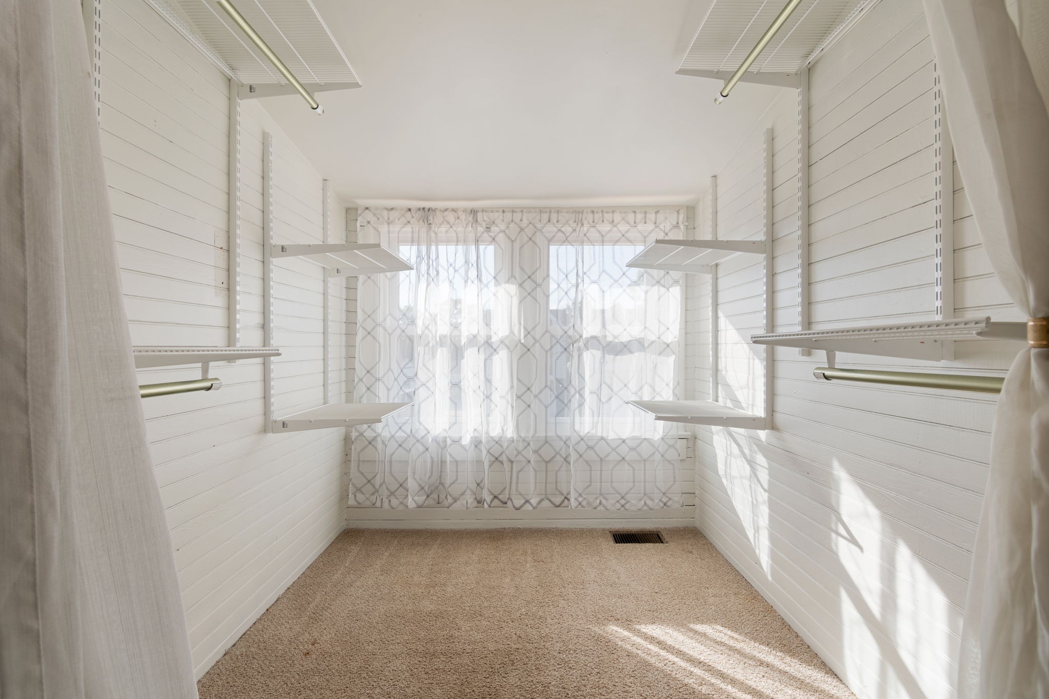 1812 Elizabeth Road Nashville TN 37218