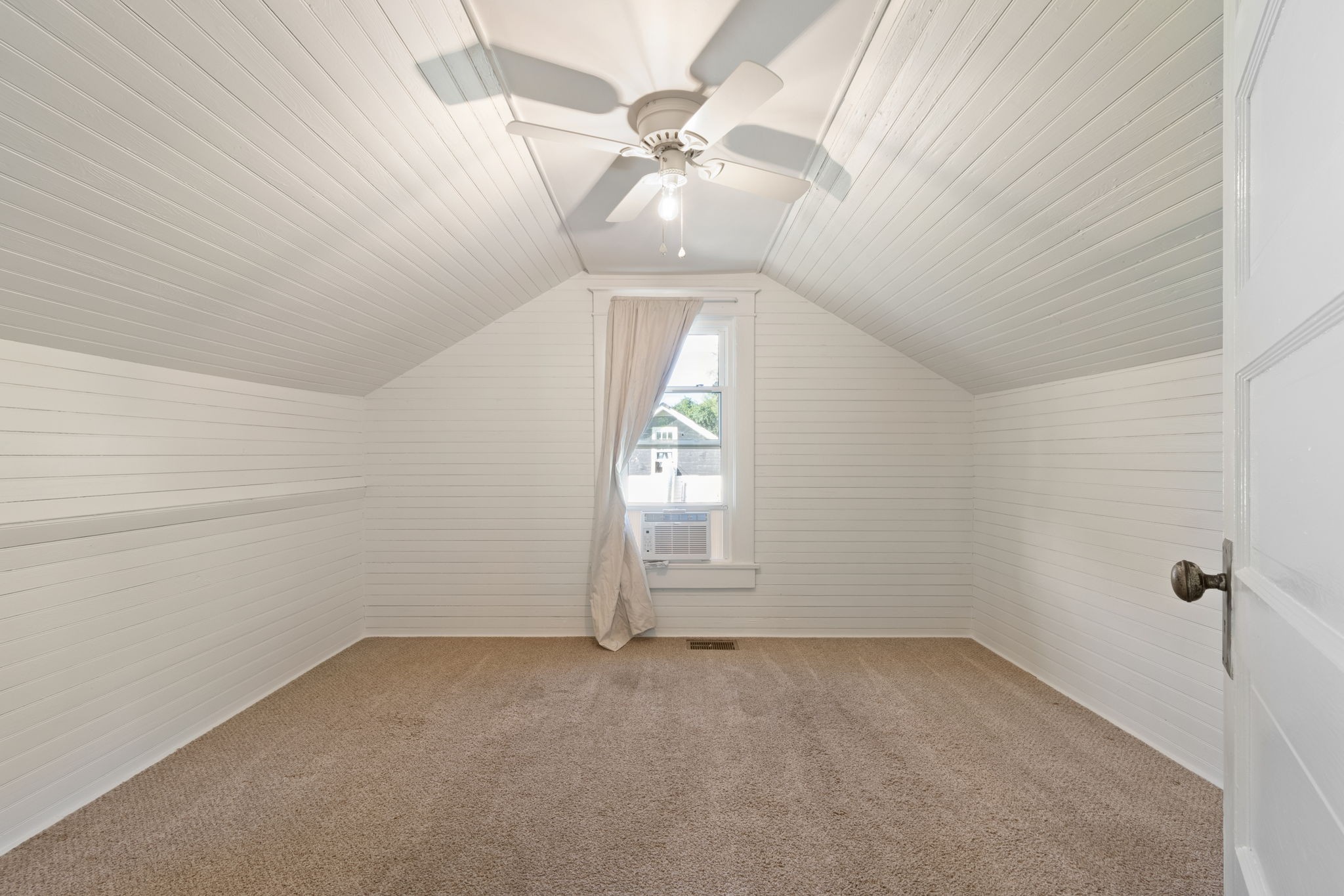 1812 Elizabeth Road Nashville TN 37218