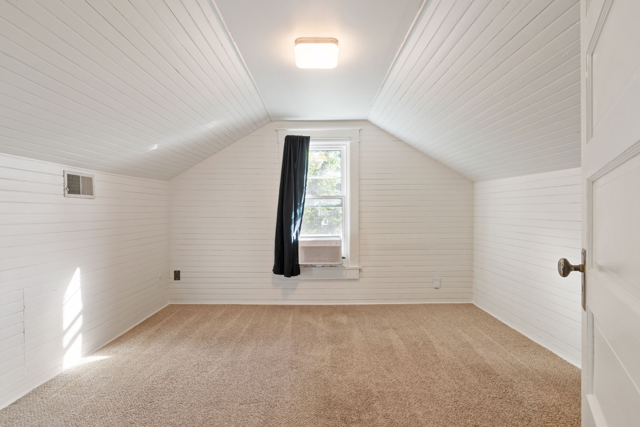 1812 Elizabeth Road Nashville TN 37218