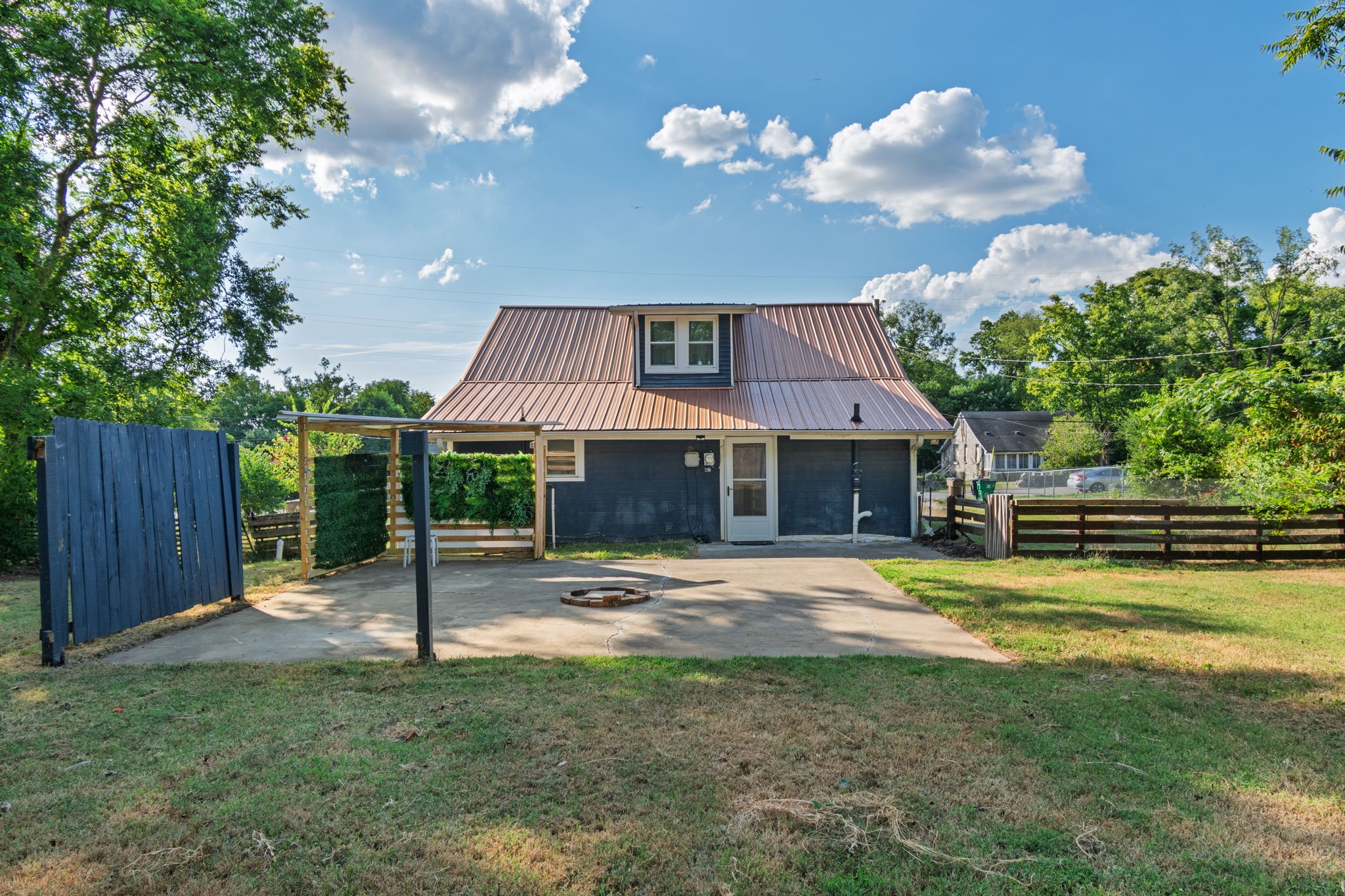 1812 Elizabeth Road Nashville TN 37218