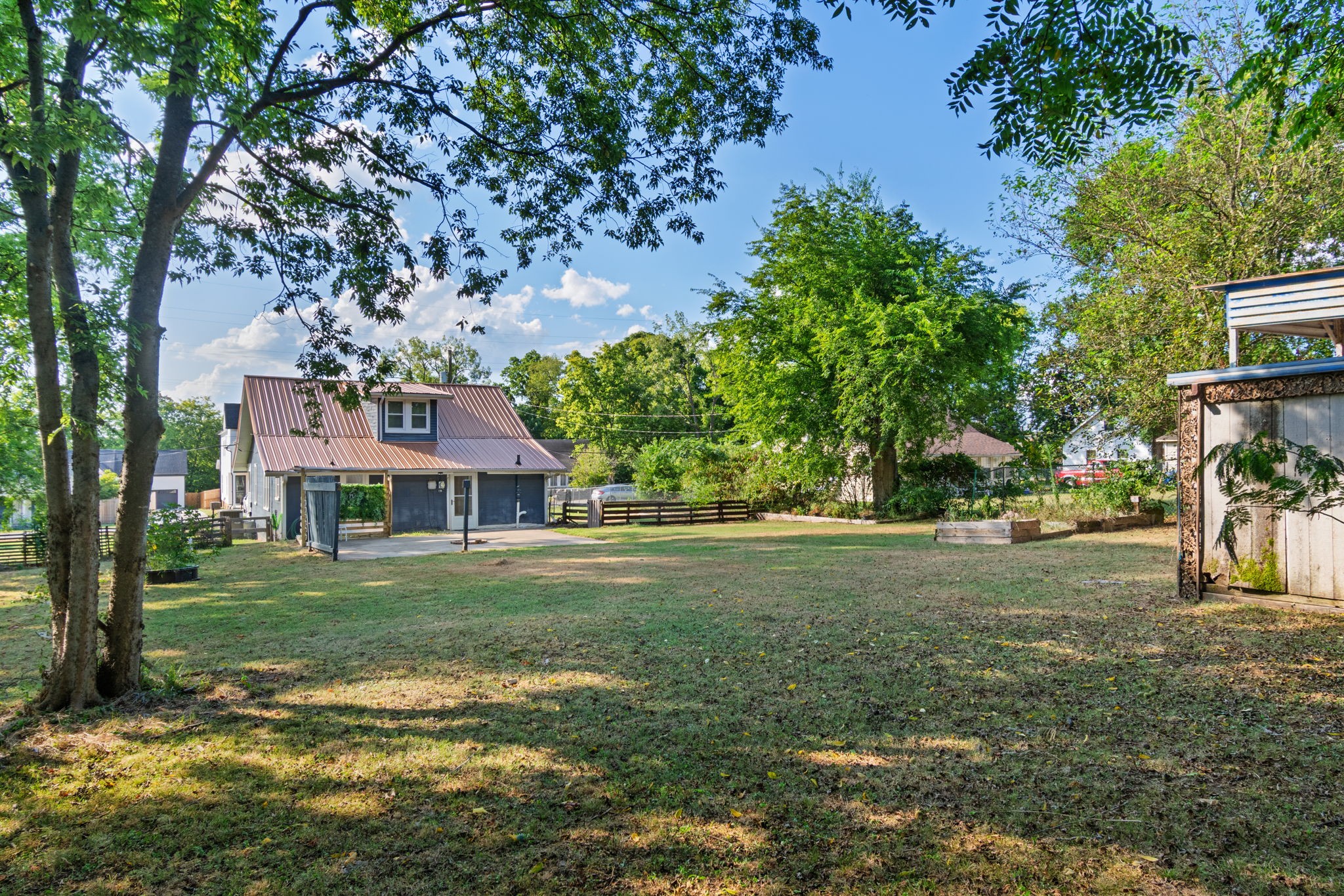 1812 Elizabeth Road Nashville TN 37218