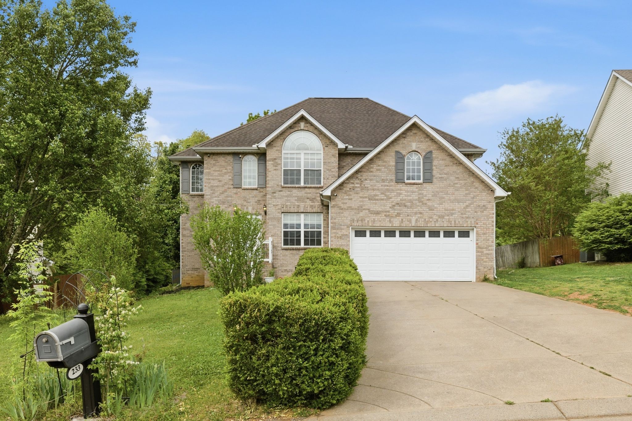 233 Briarcotes Circle La Vergne TN 37086