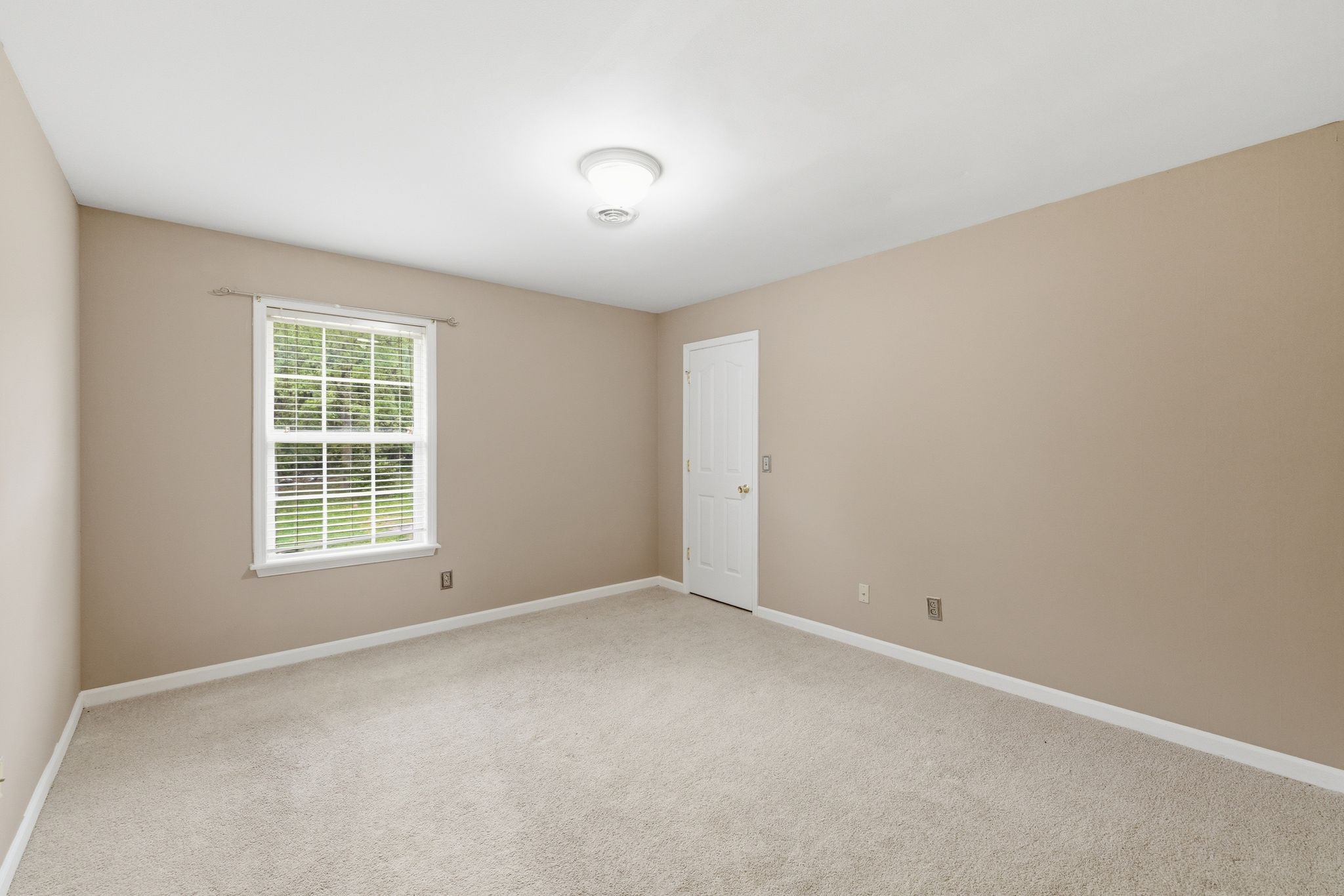 233 Briarcotes Circle La Vergne TN 37086