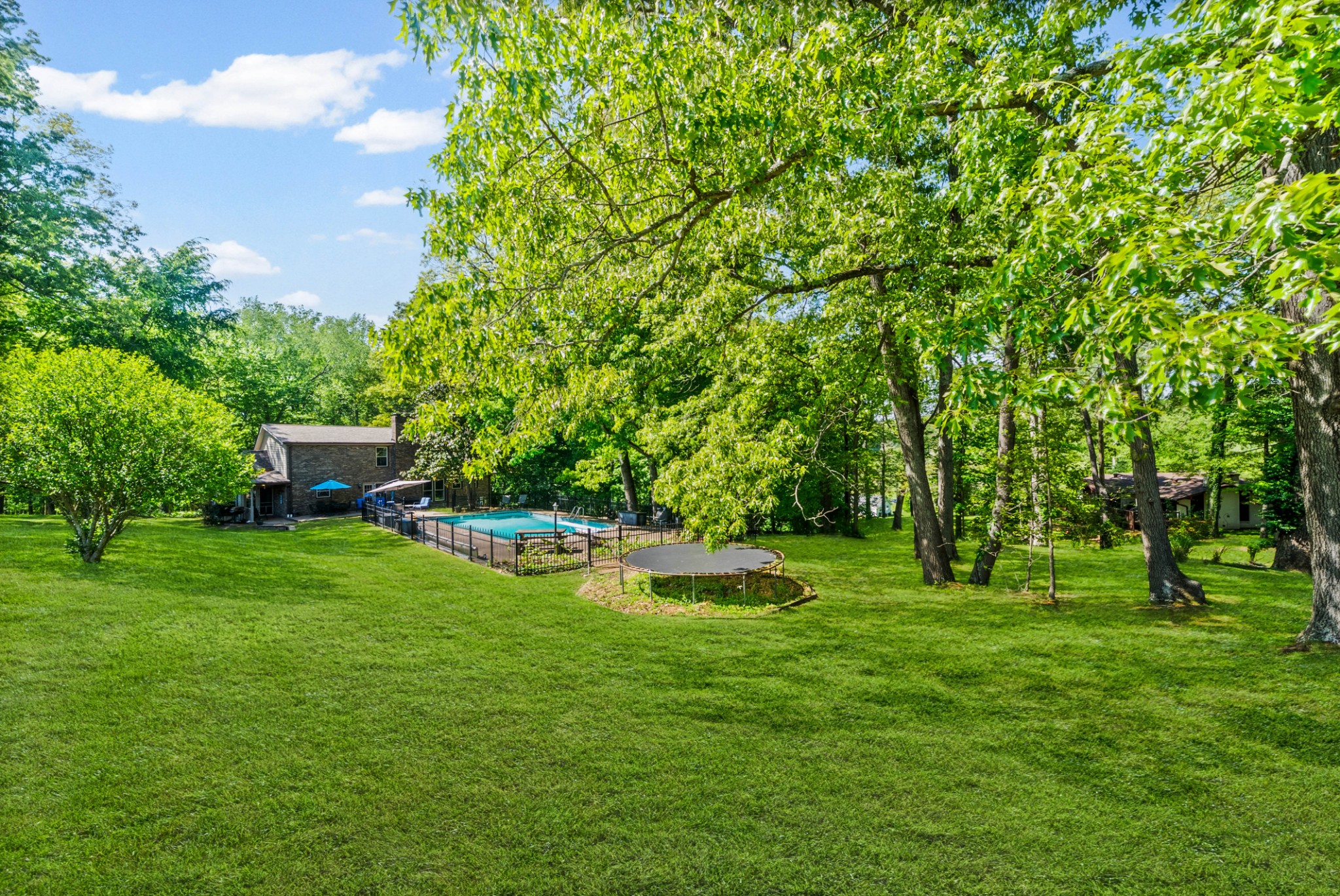 565 Arlington Place Clarksville TN 37043