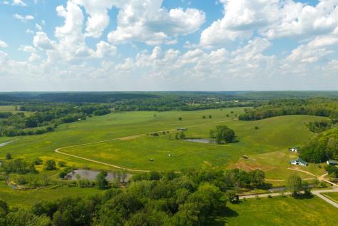 6415 Pinewood Road Nunnelly TN 37137