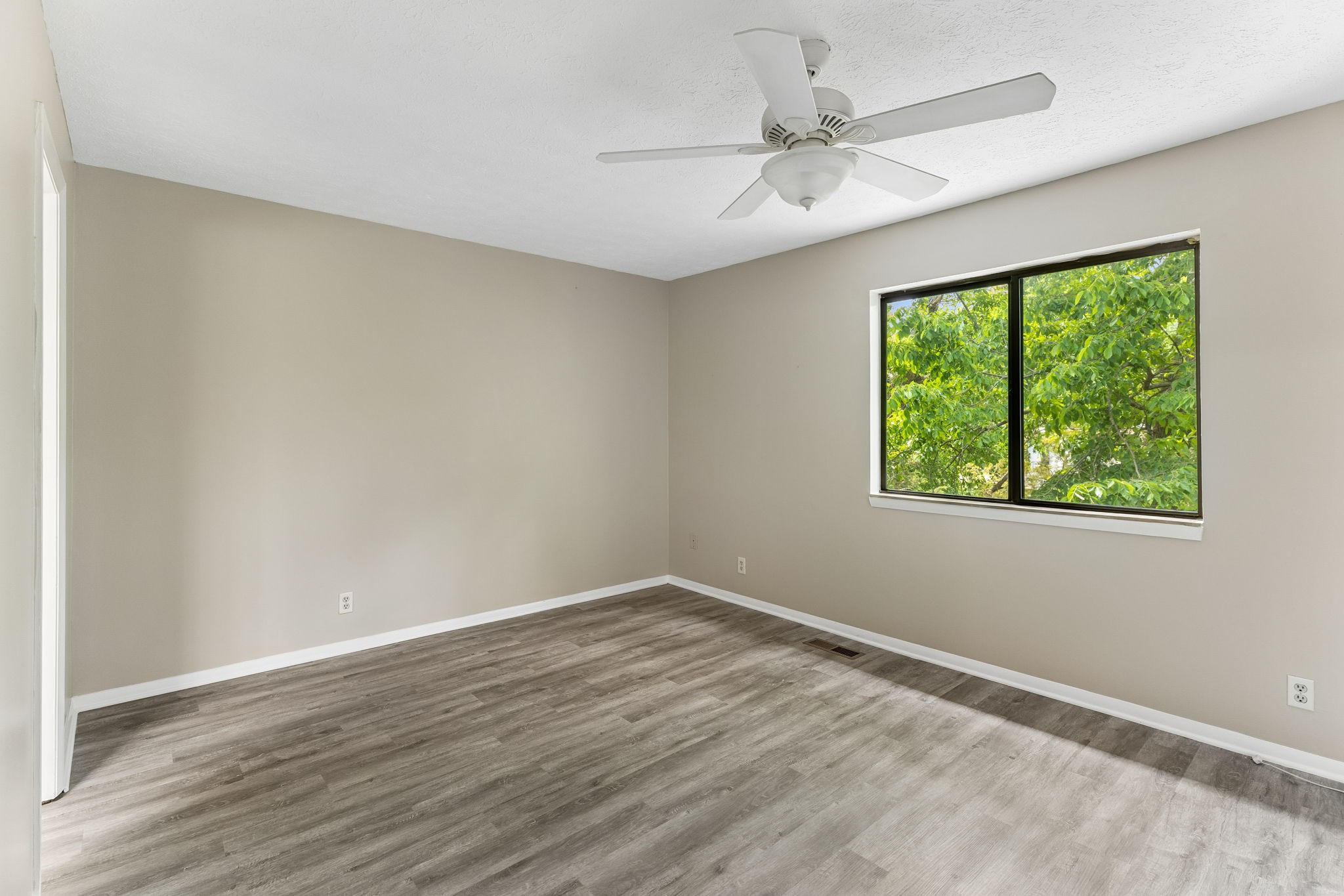 5330 Edmondson Pike Nashville TN 37211