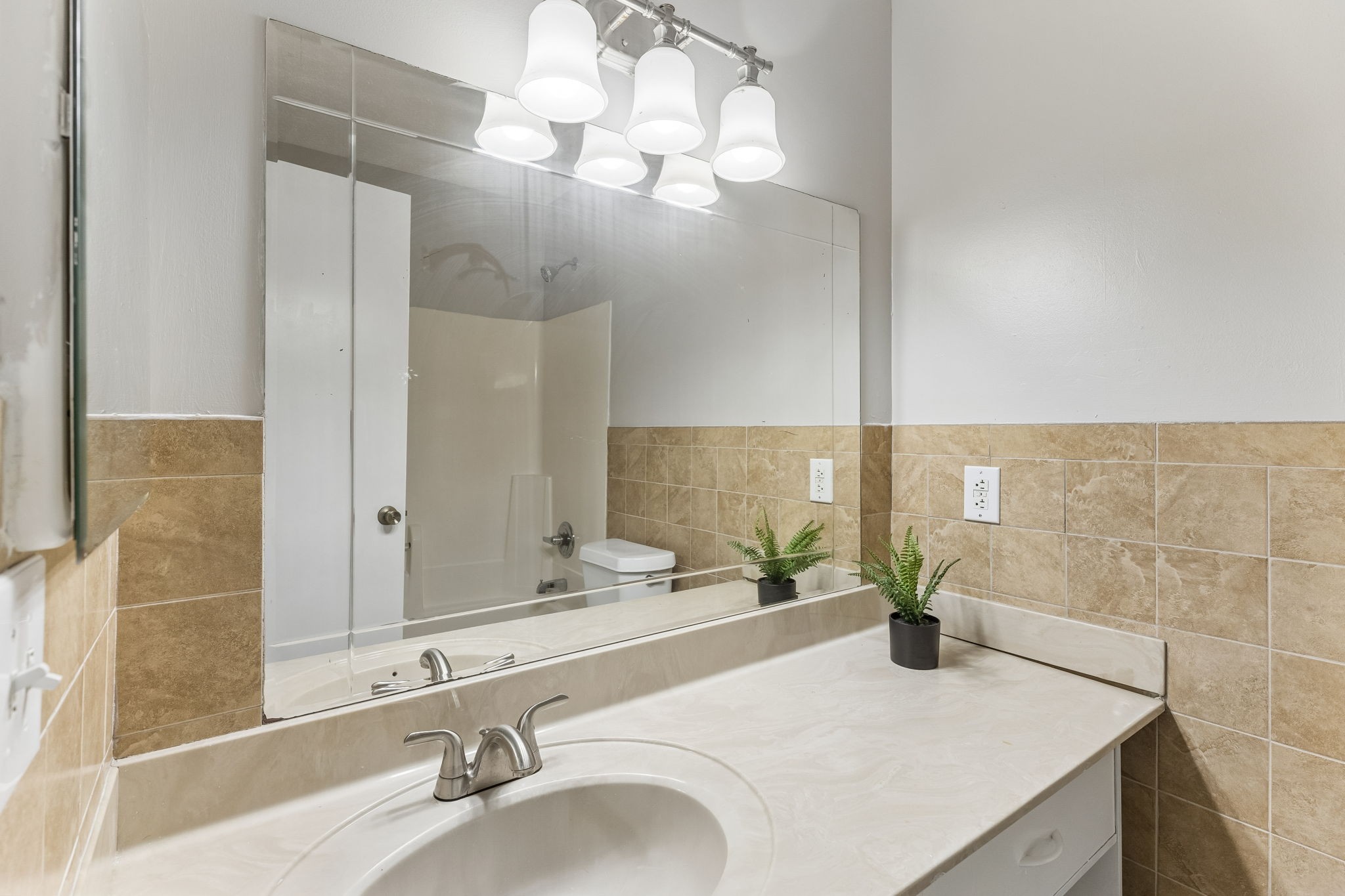 5330 Edmondson Pike Nashville TN 37211
