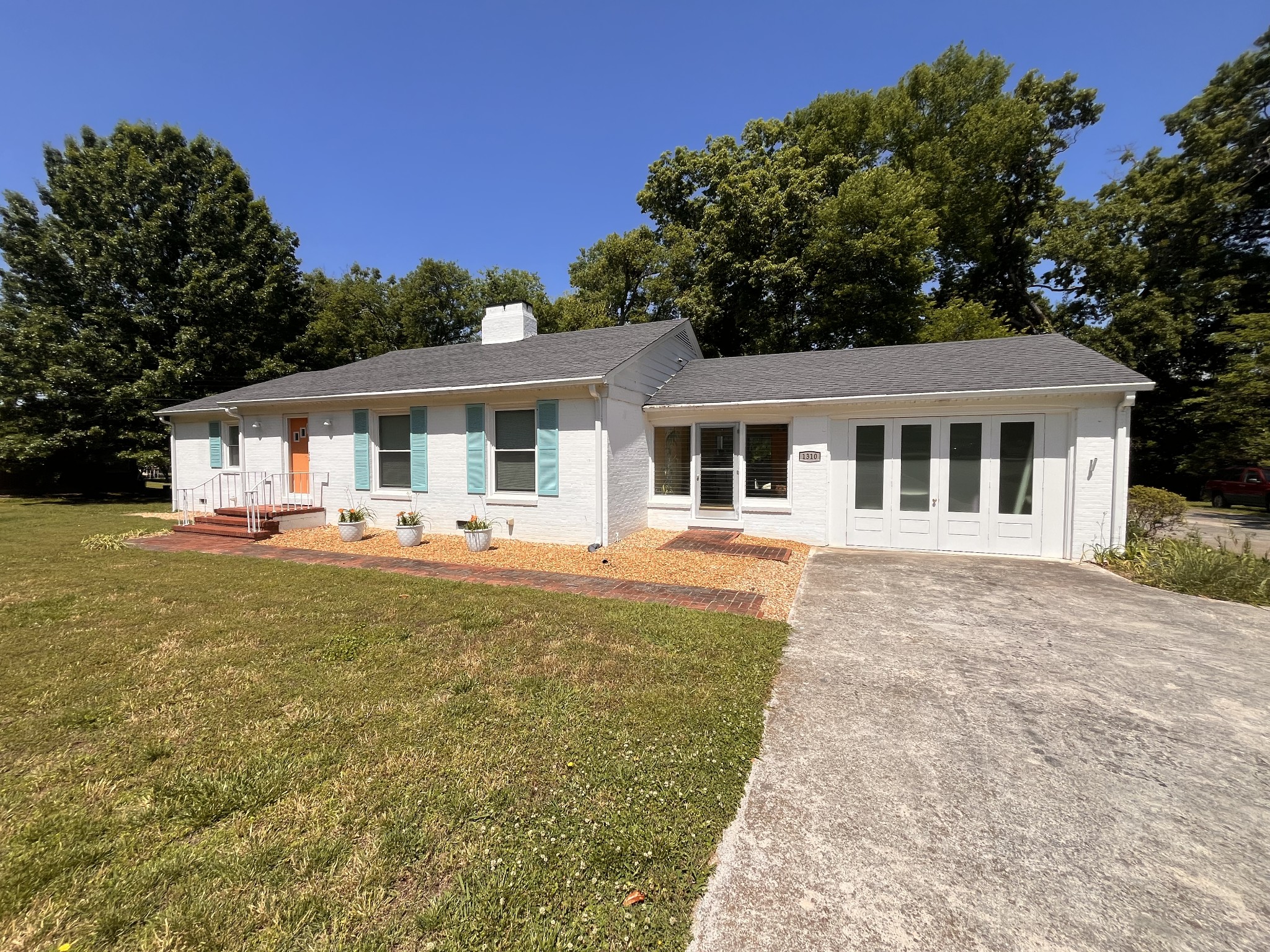 1310 Trotwood Avenue Columbia TN 38401