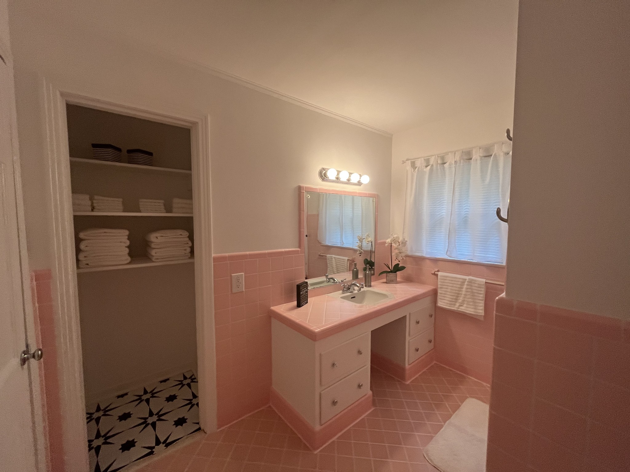 1310 Trotwood Avenue Columbia TN 38401