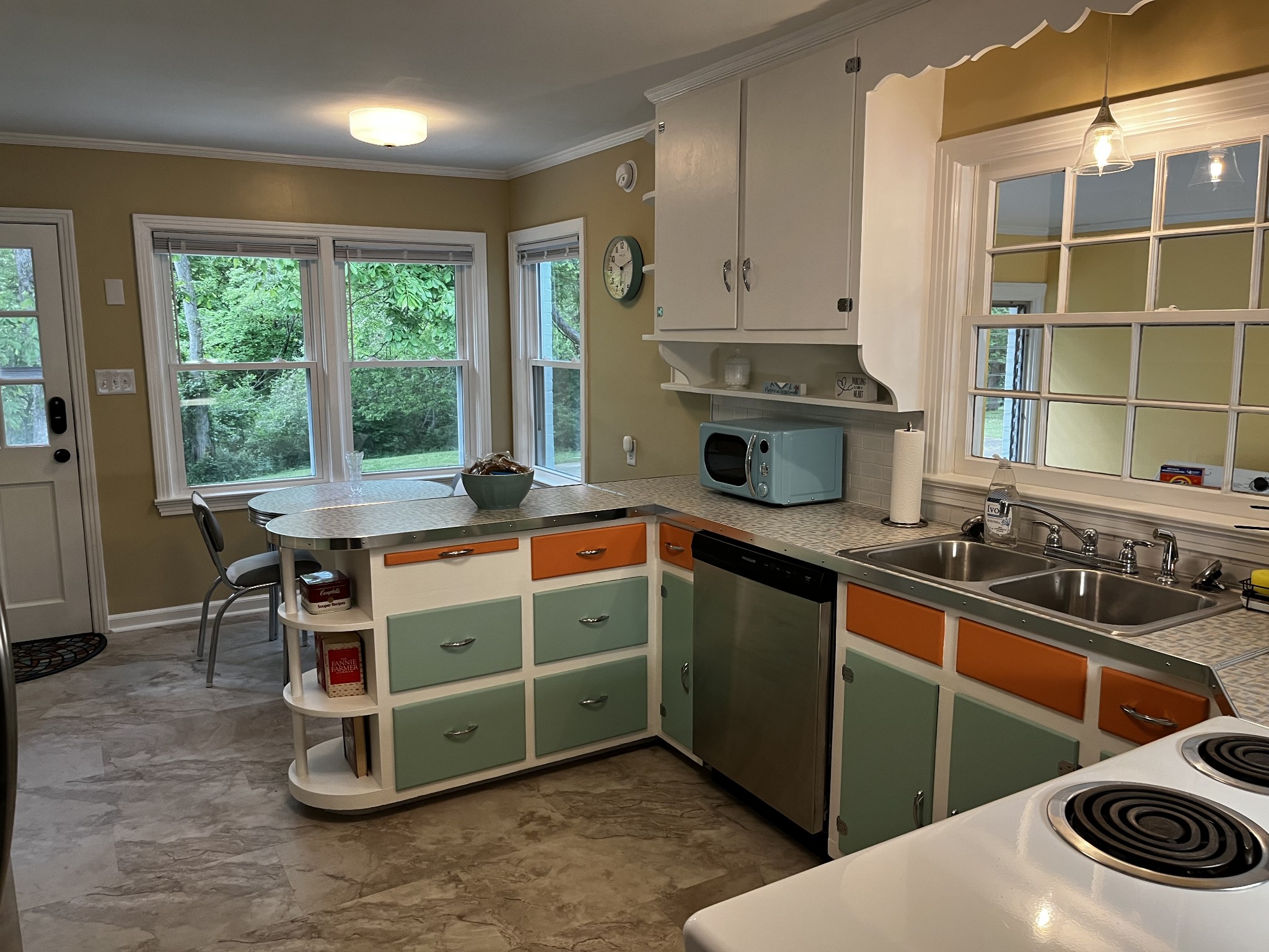 1310 Trotwood Avenue Columbia TN 38401