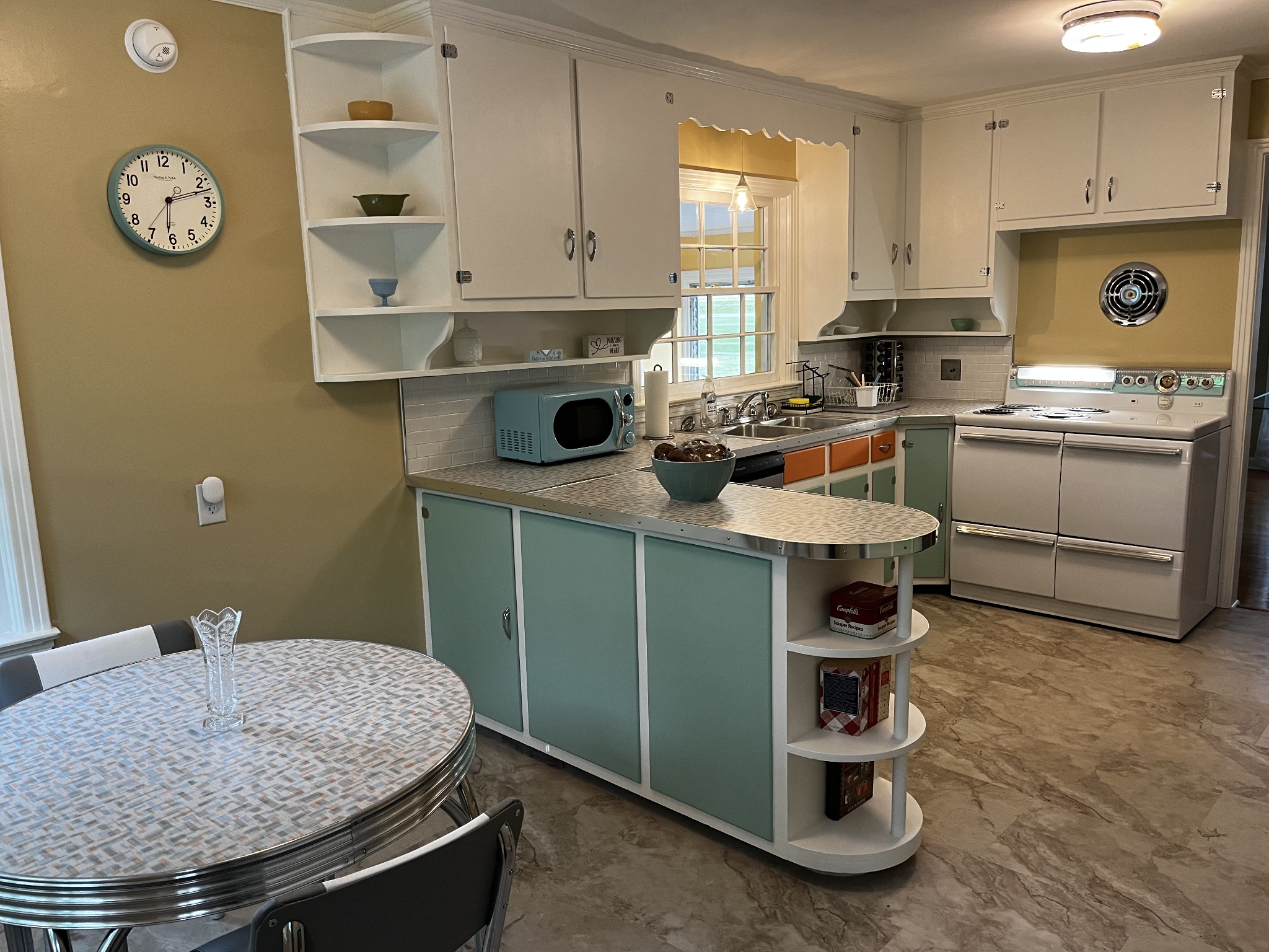1310 Trotwood Avenue Columbia TN 38401