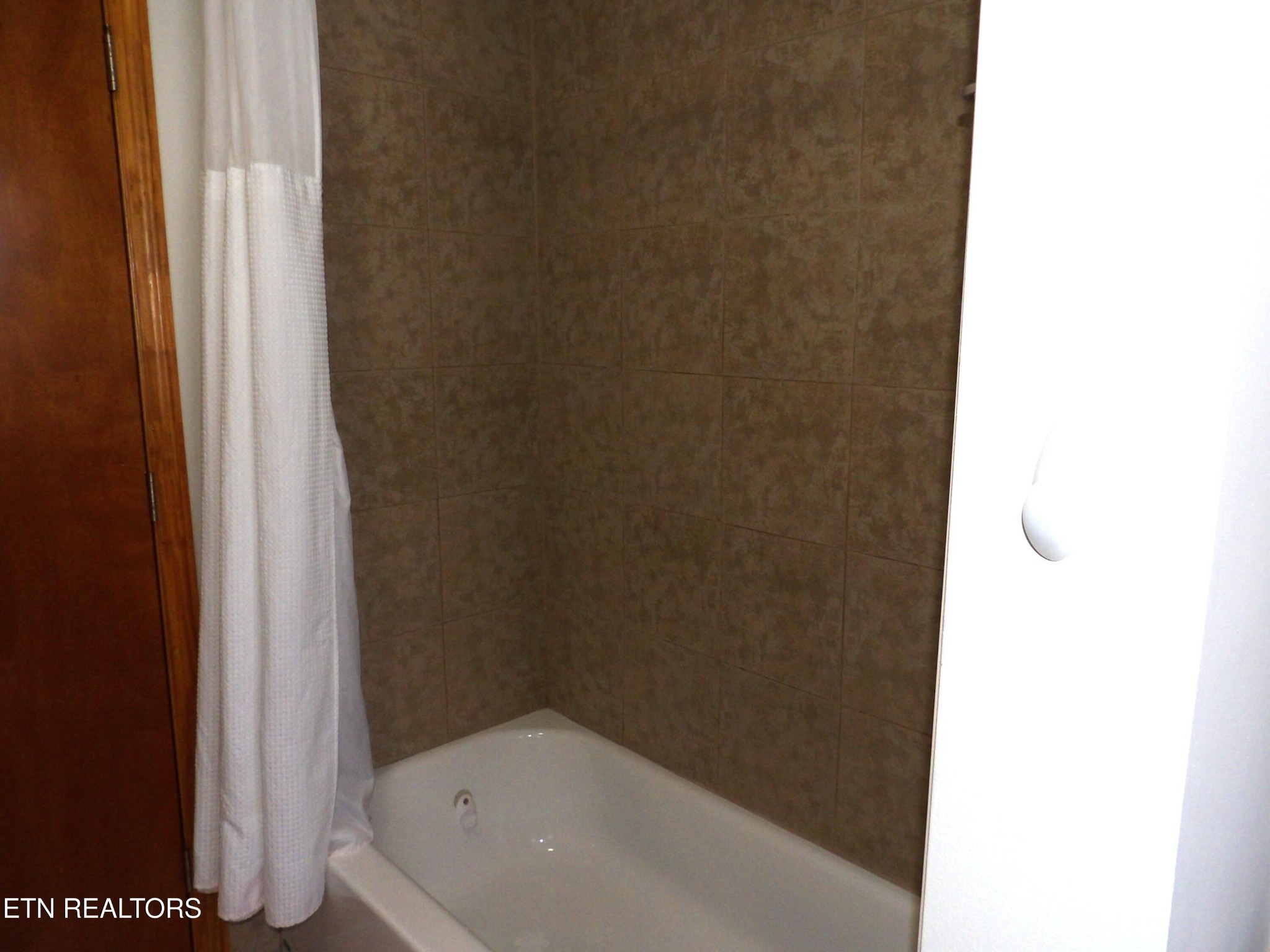 18 Sandra Lane Crossville TN 38555