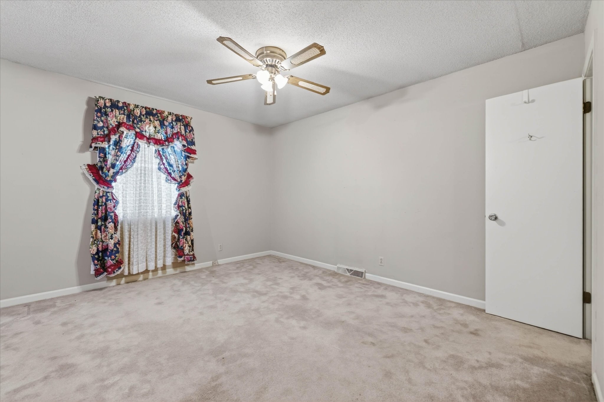 1886 Old Trenton Road Clarksville TN 37040
