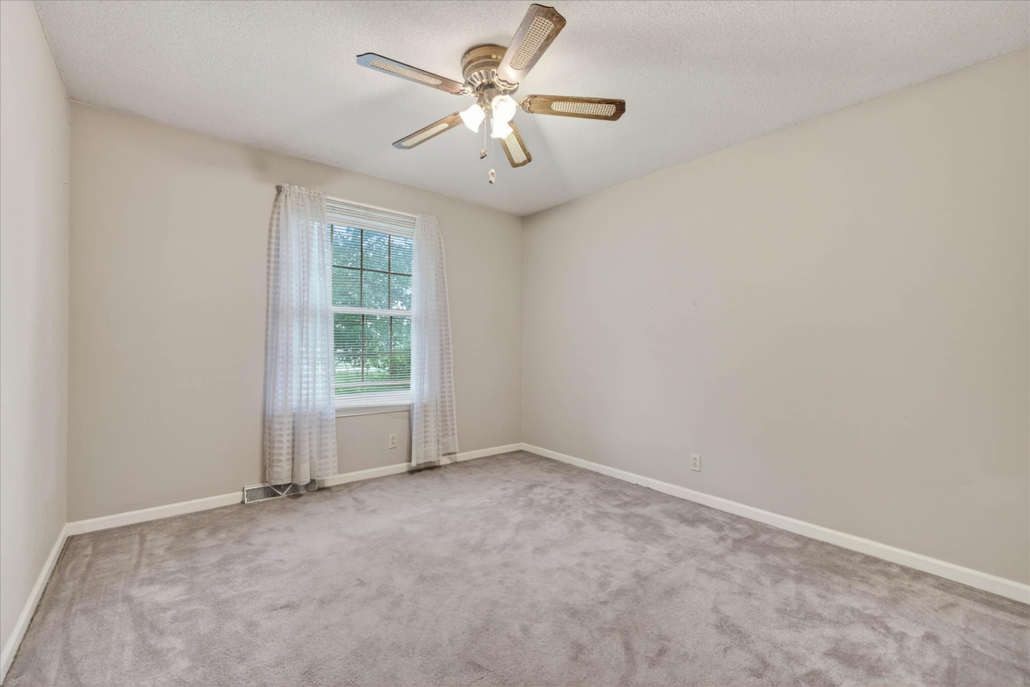1886 Old Trenton Road Clarksville TN 37040