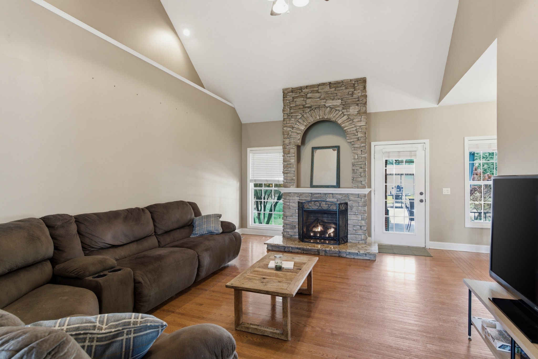 1013 Weiss Road Cottontown TN 37048