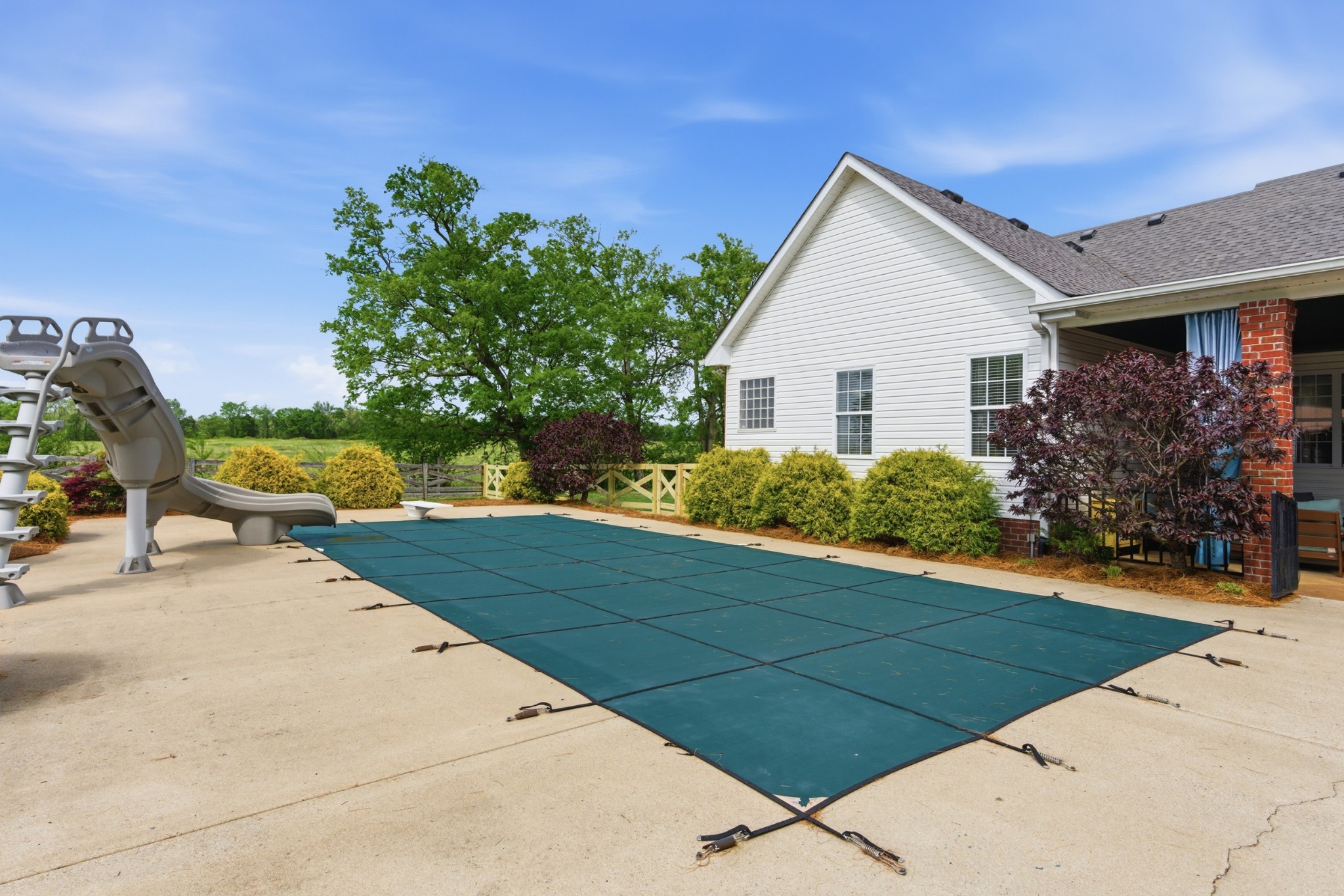 1013 Weiss Road Cottontown TN 37048