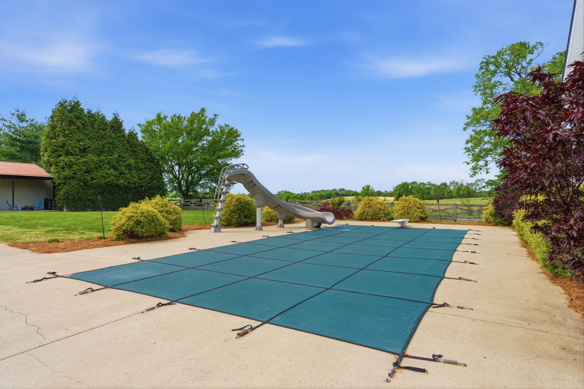 1013 Weiss Road Cottontown TN 37048